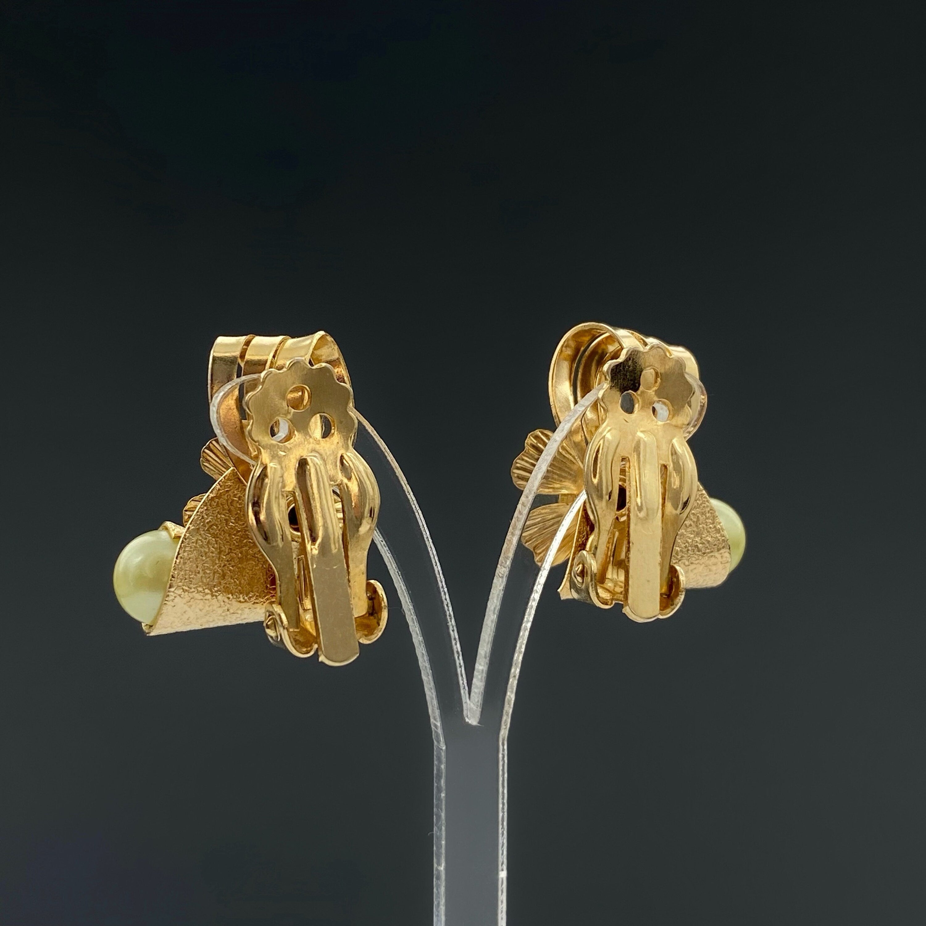 Vintage gold-tone and rhinestone & faux pearl flower clip-on earrings