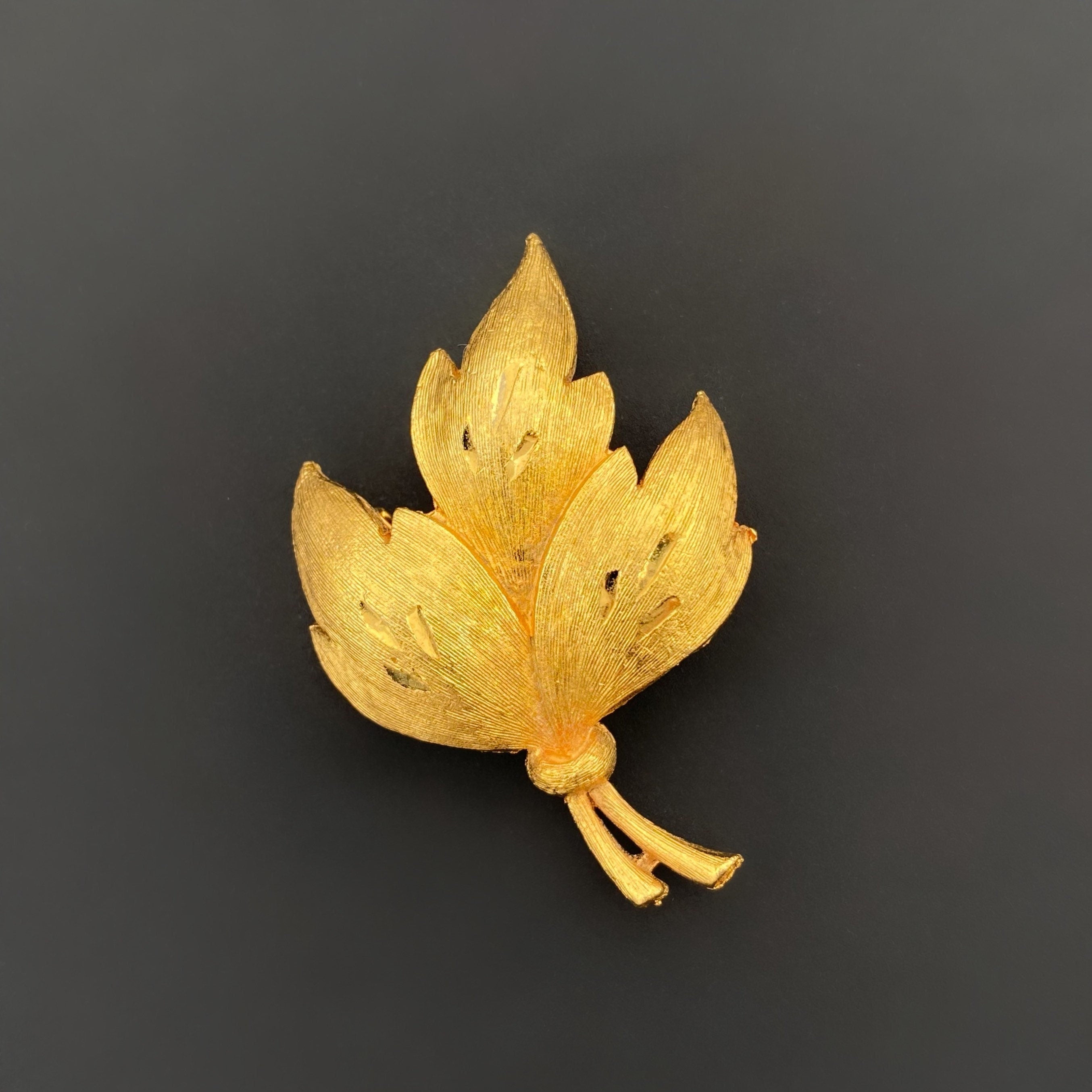 Vintage JJ gold tone leaf brooch