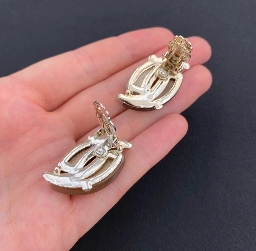 Vintage Lucite Clip On Earrings: Beige & Brown Costume Jewelry