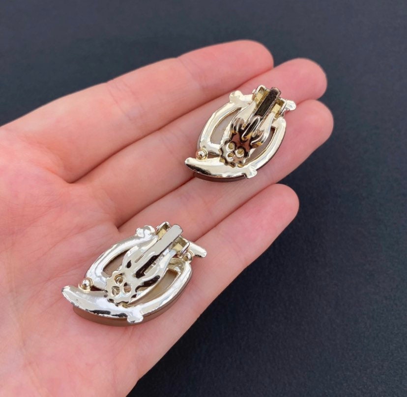 Vintage Lucite Clip On Earrings: Beige & Brown Costume Jewelry