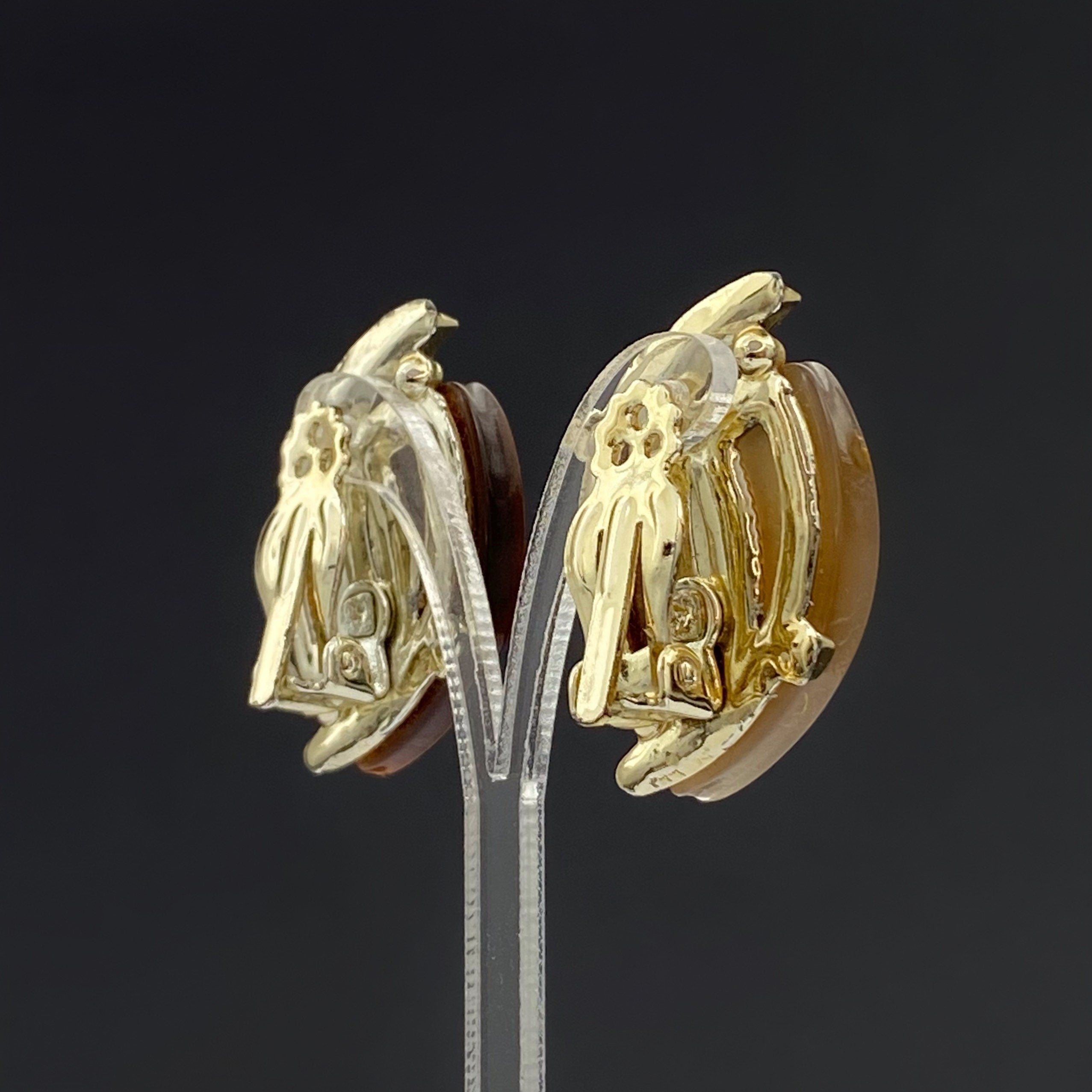 Vintage Lucite Clip On Earrings: Beige & Brown Costume Jewelry