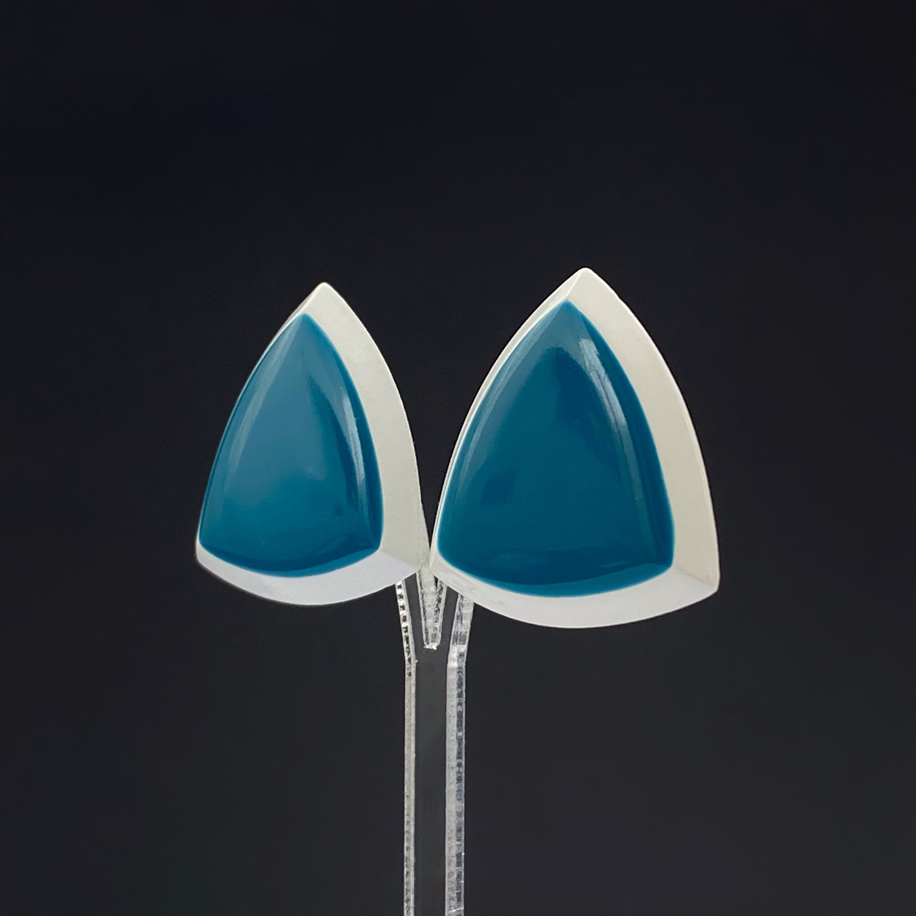 Vintage white and blue enamel triangle stud earrings