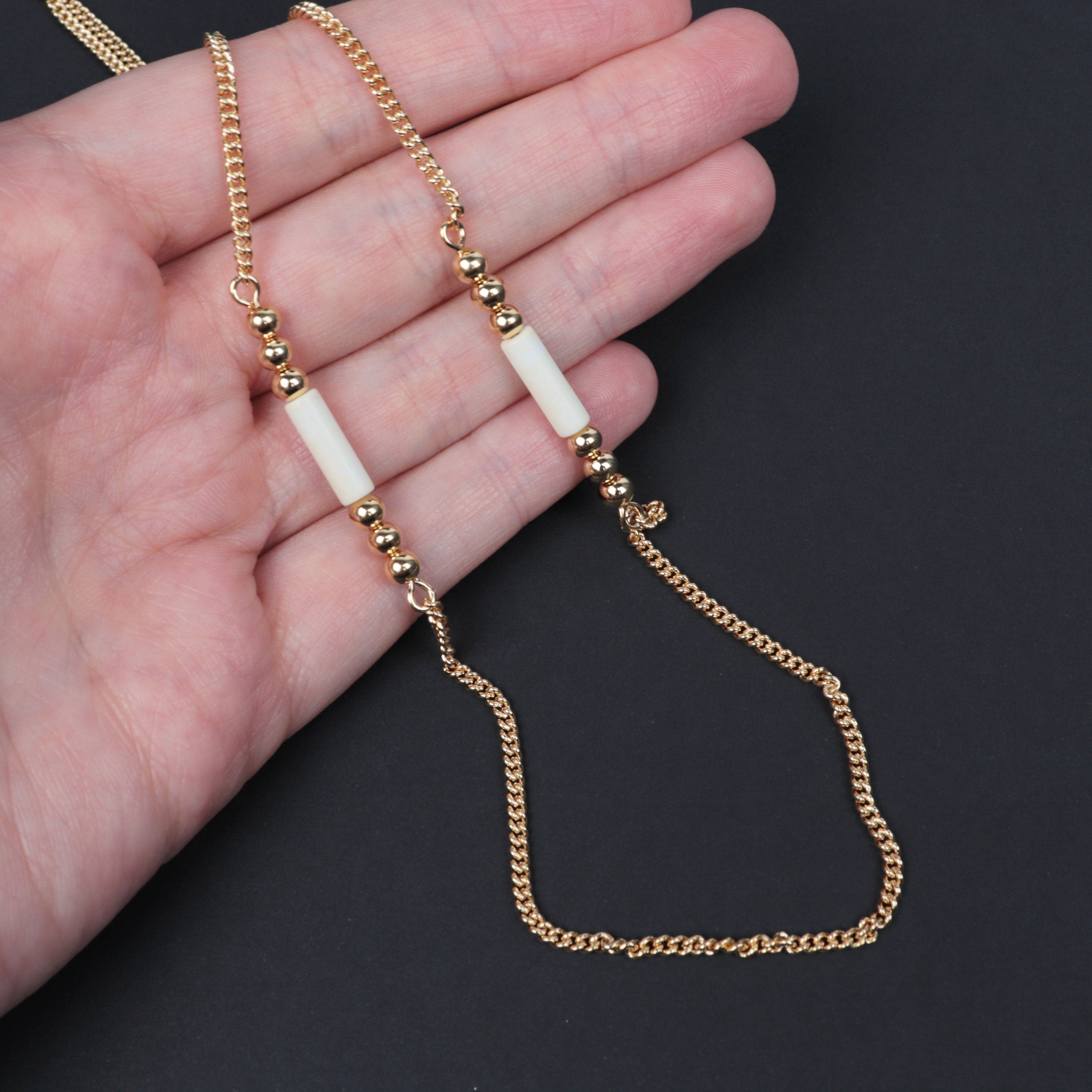 Vintage AVON gold tone and white beads chain necklace