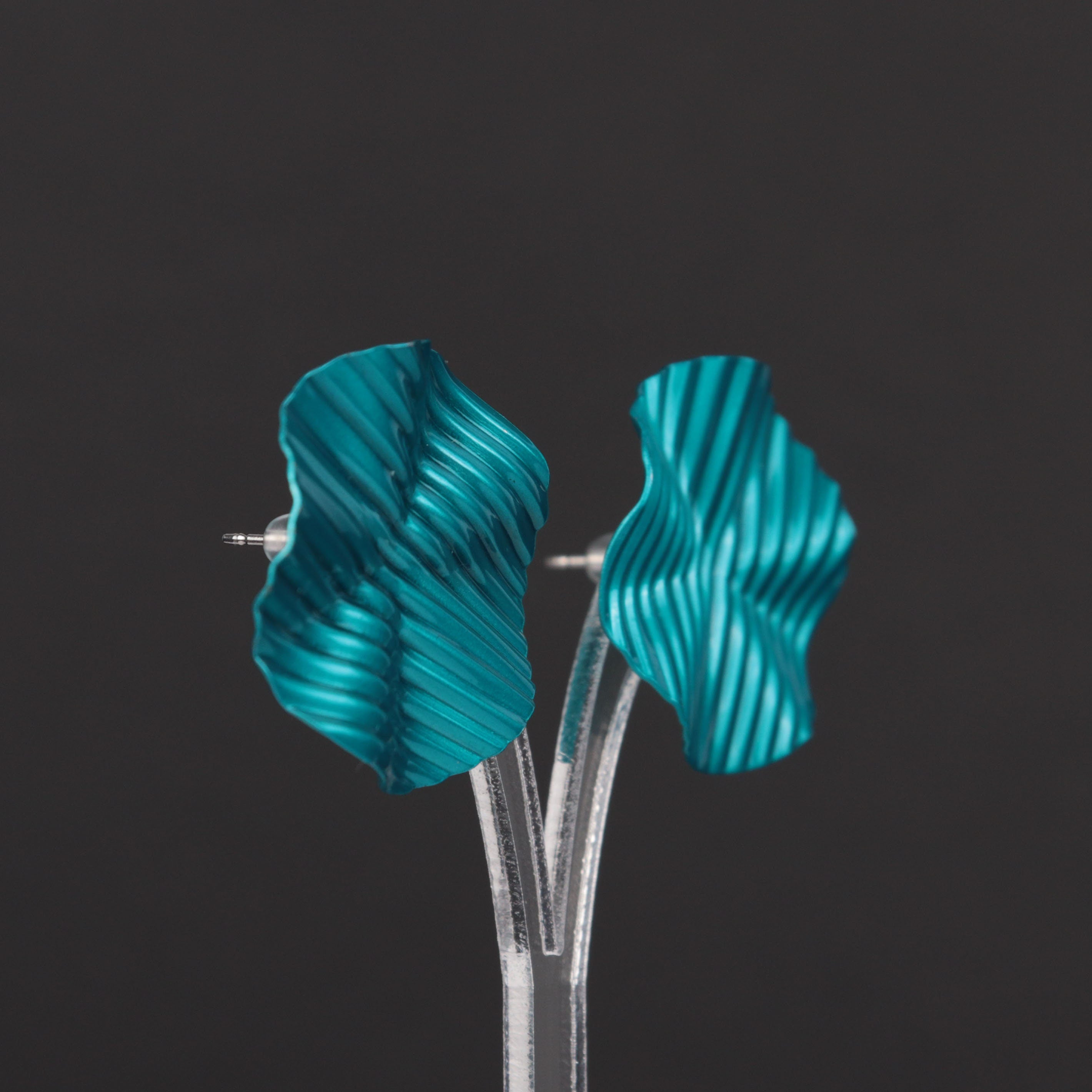 Vintage textured turquoise enamel round earrings