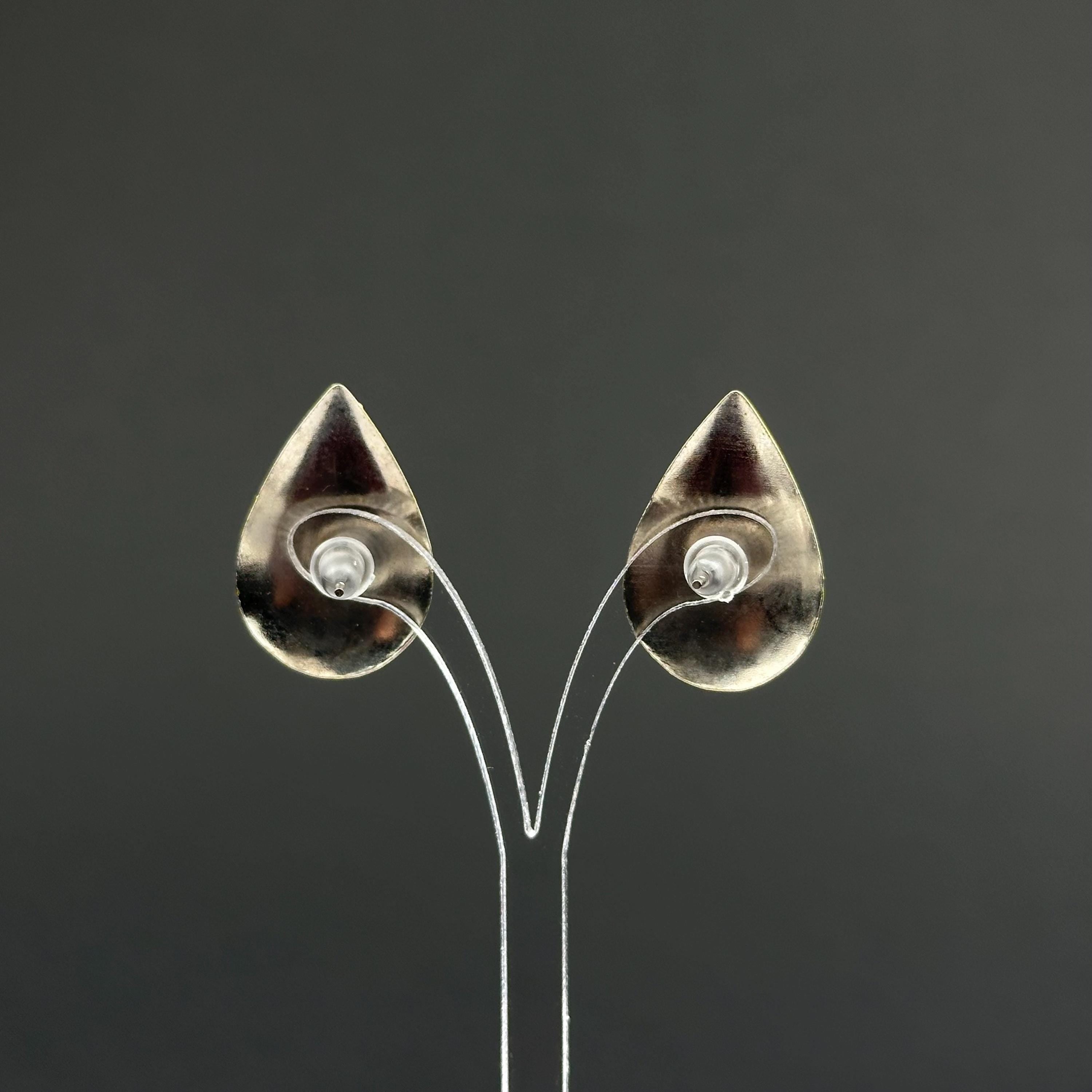 Vintage yellow emanel teardrop earrings