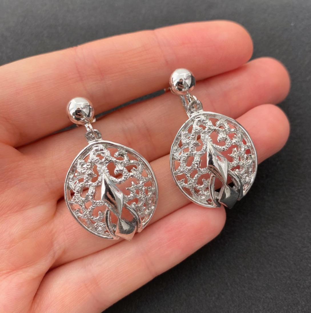 Vintage silver tone filigree dangle screw back earrings