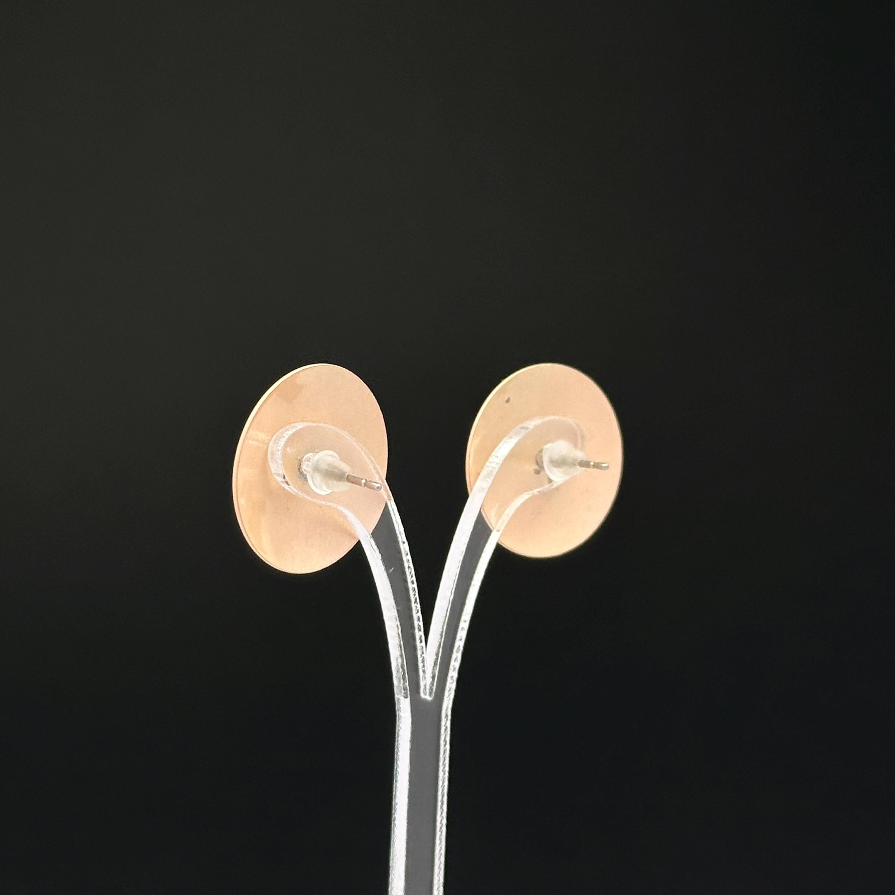 Vintage beige enamel round enamel earrings