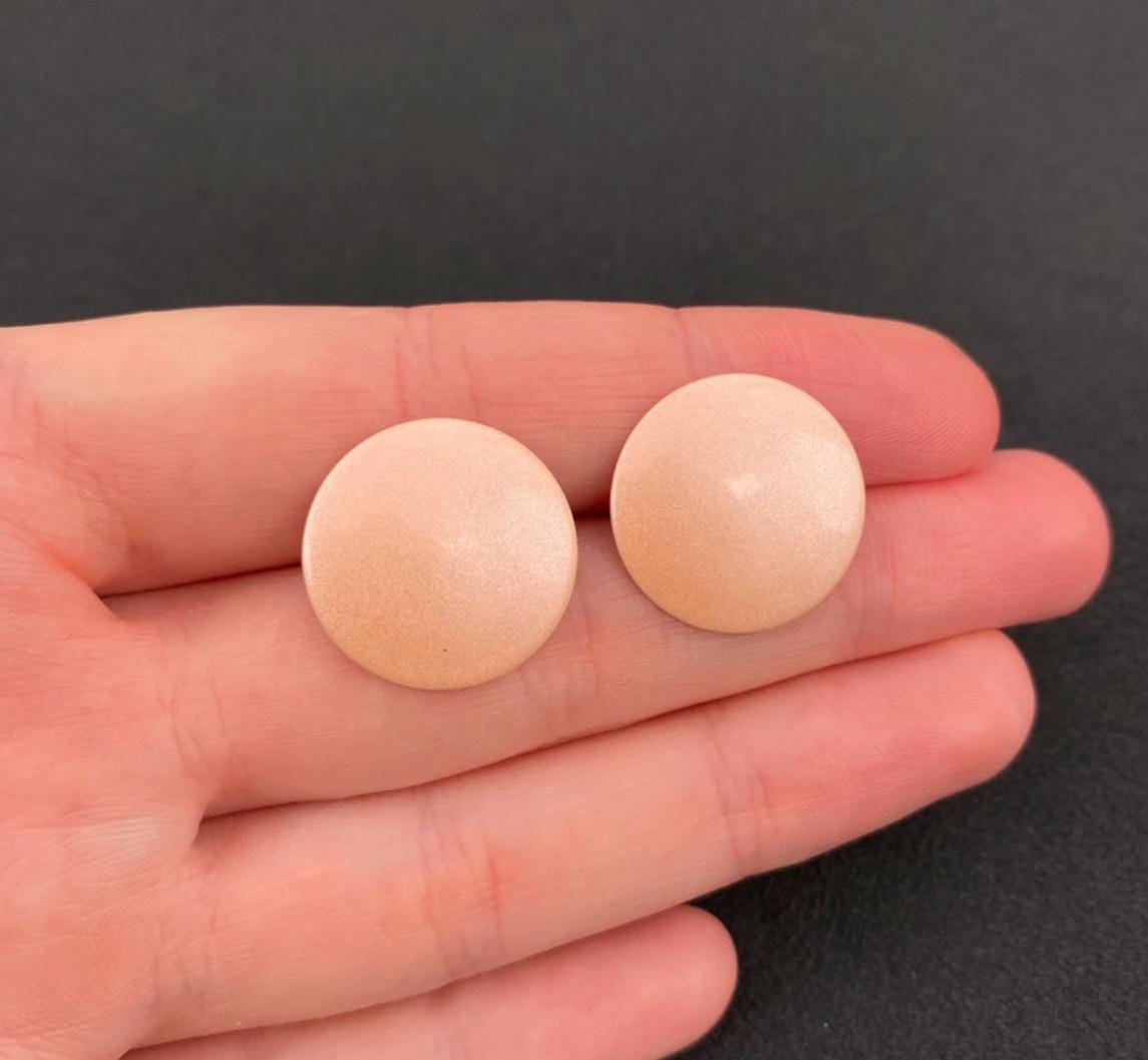 Vintage beige enamel round enamel earrings