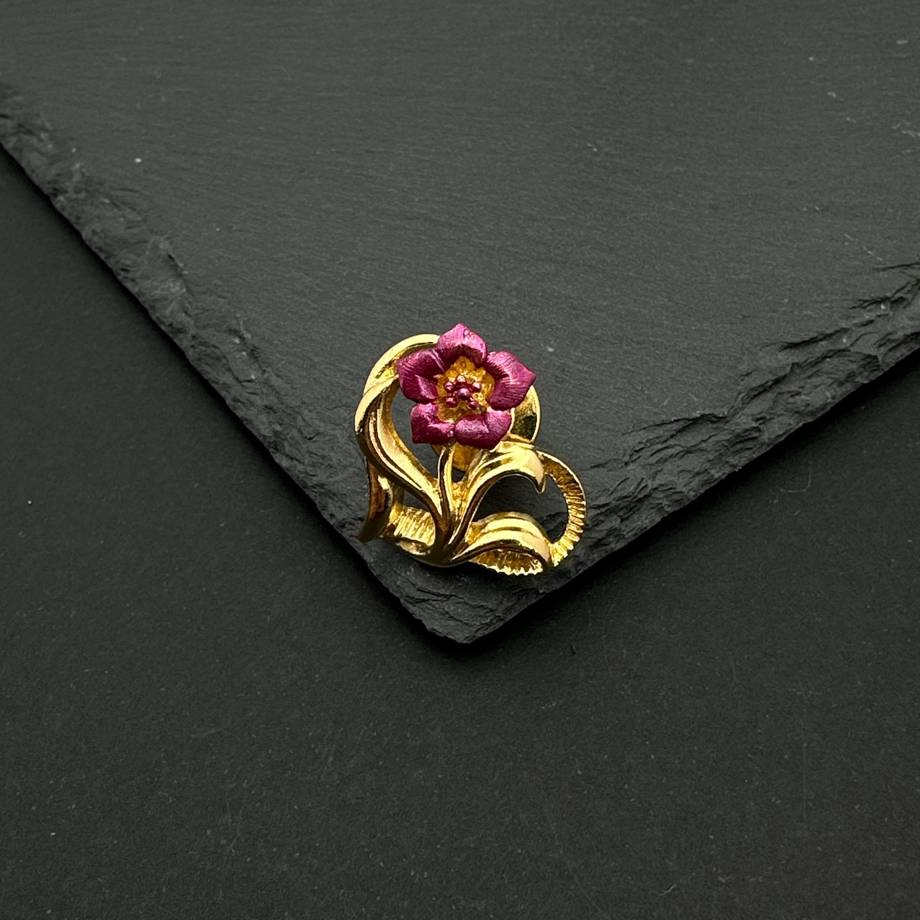 Vintage AVON gold tone heart and pink flower lapel pin