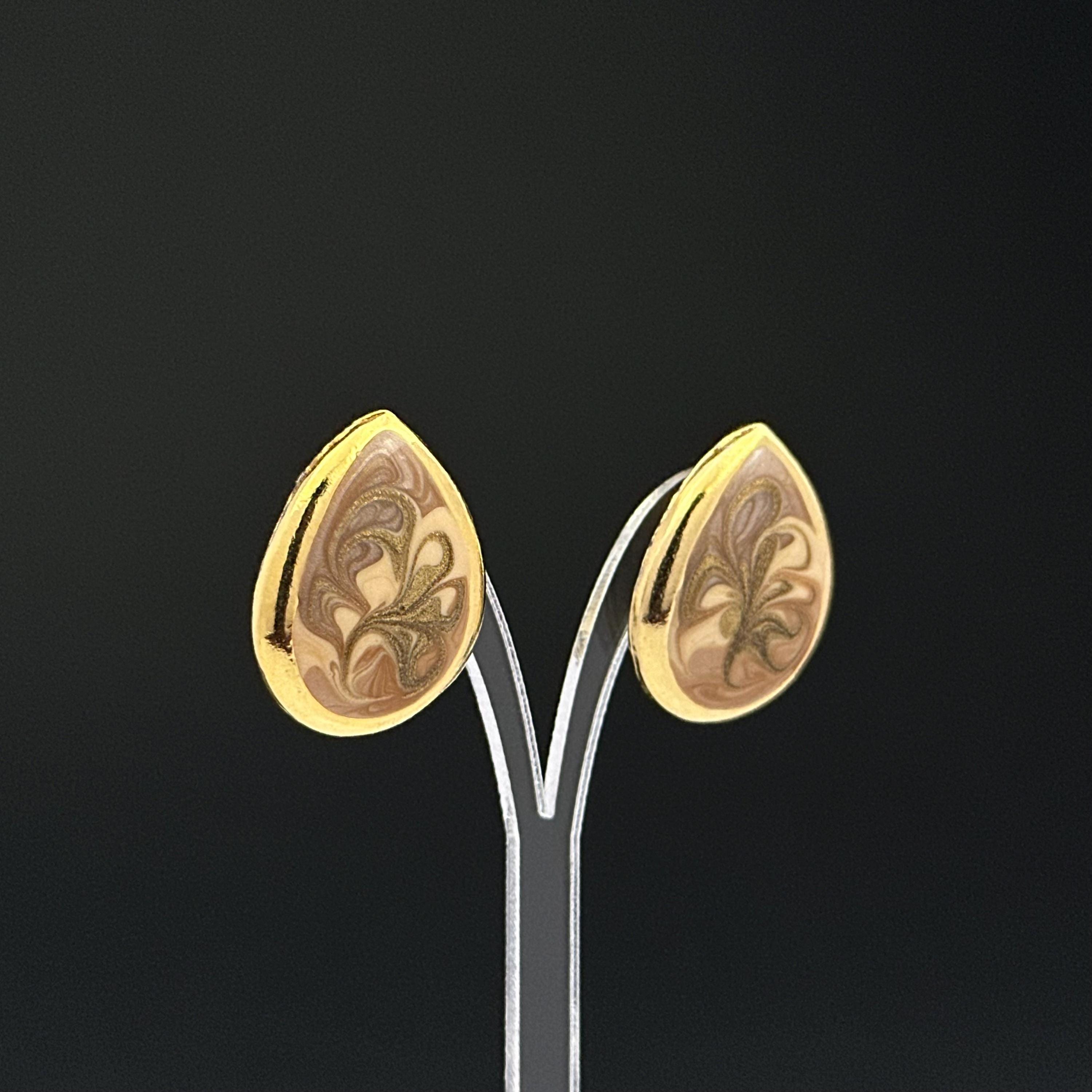 Vintage gold tone and beige swirl enamel teardrop earrings