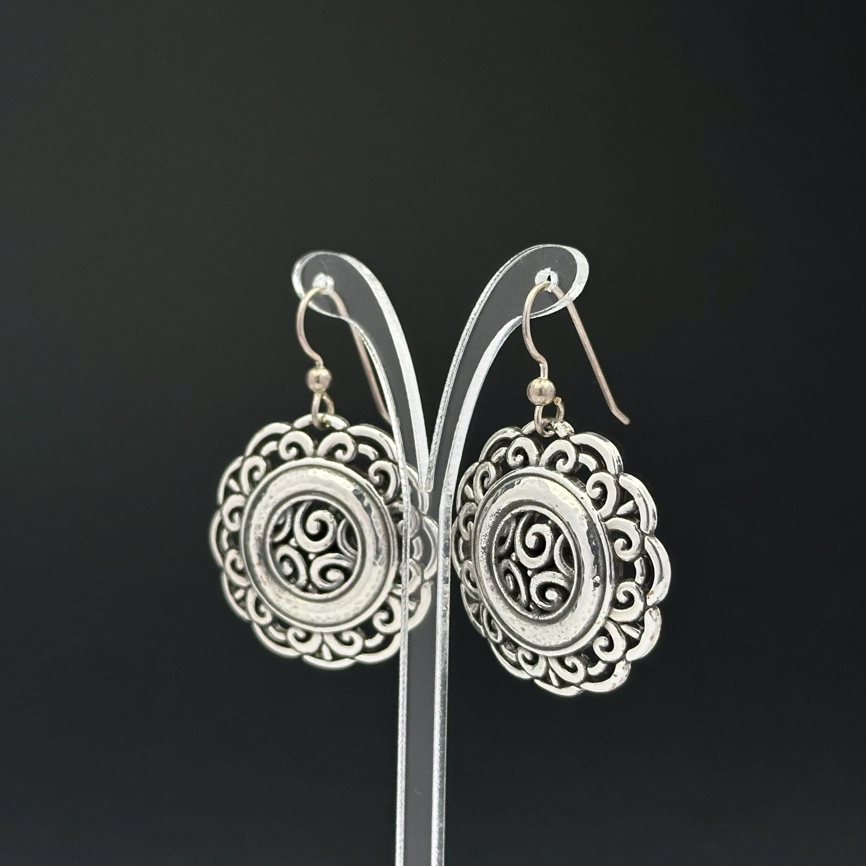 Vintage silver tone filigree dangle earrings