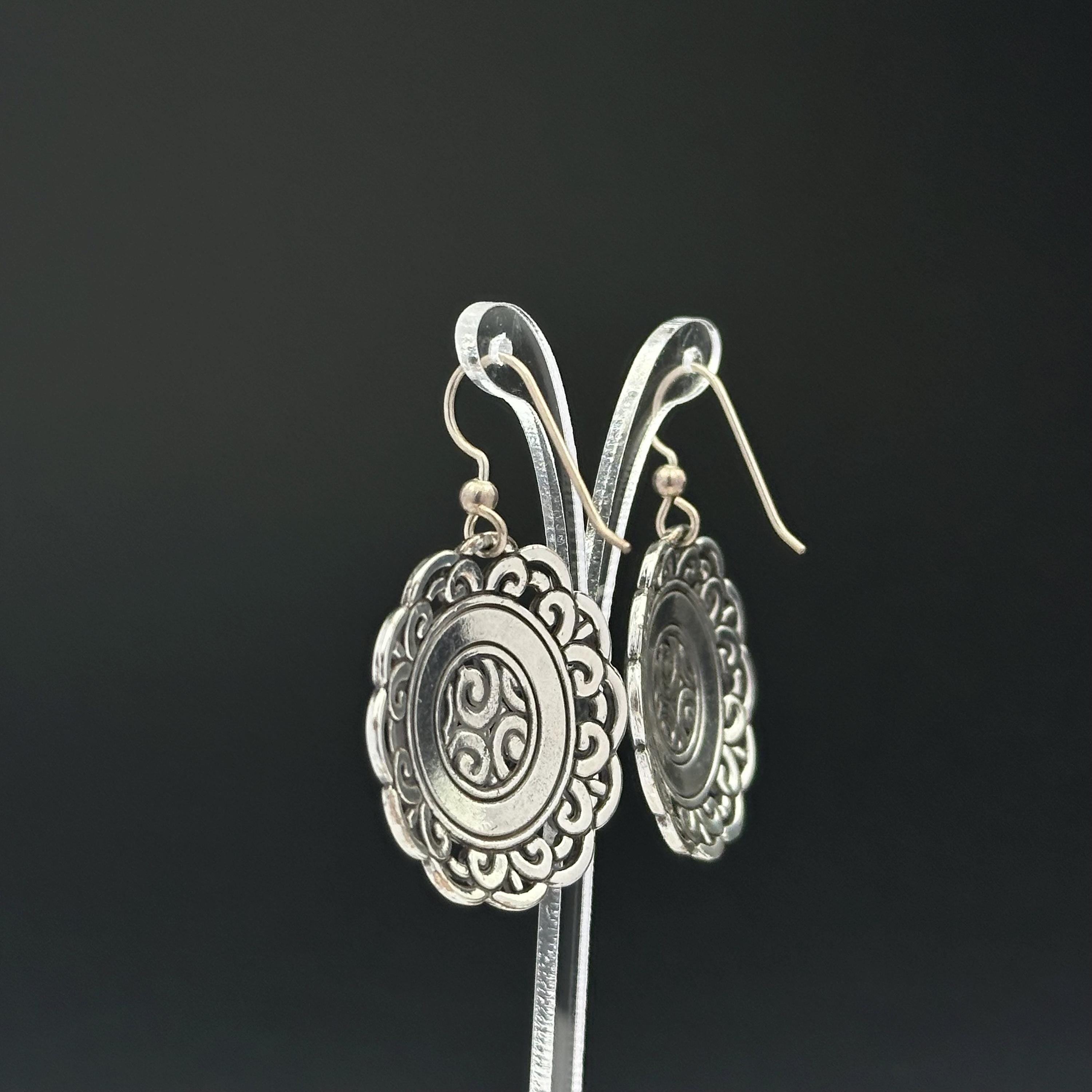Vintage silver tone filigree dangle earrings