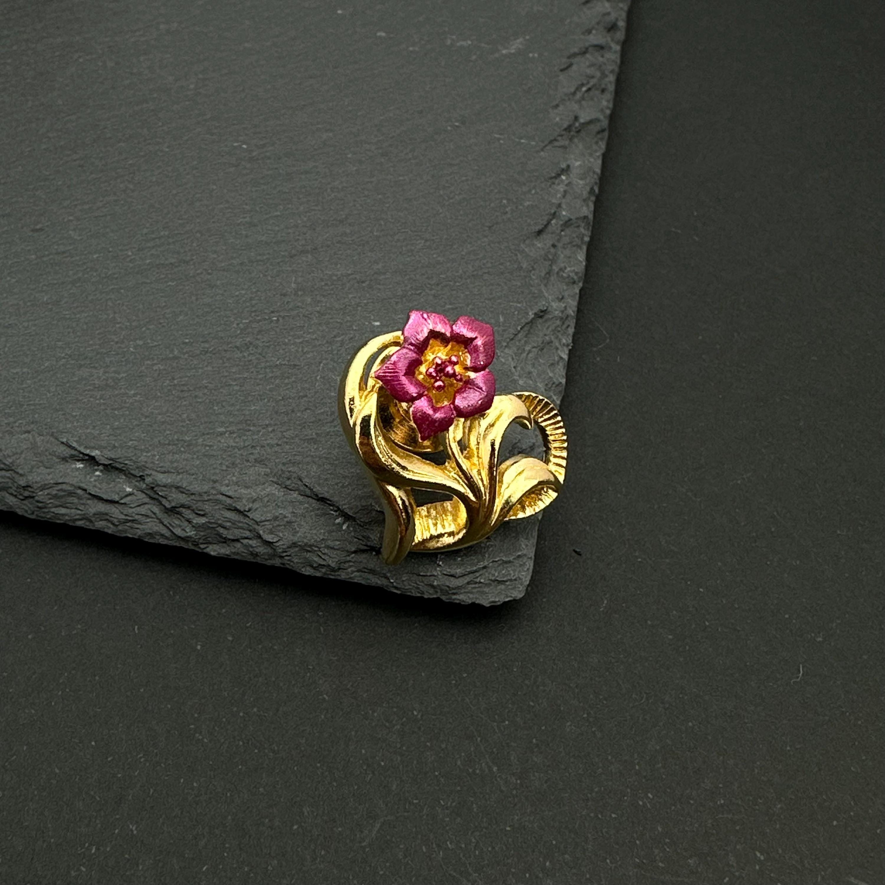 Vintage AVON gold tone heart and pink flower lapel pin