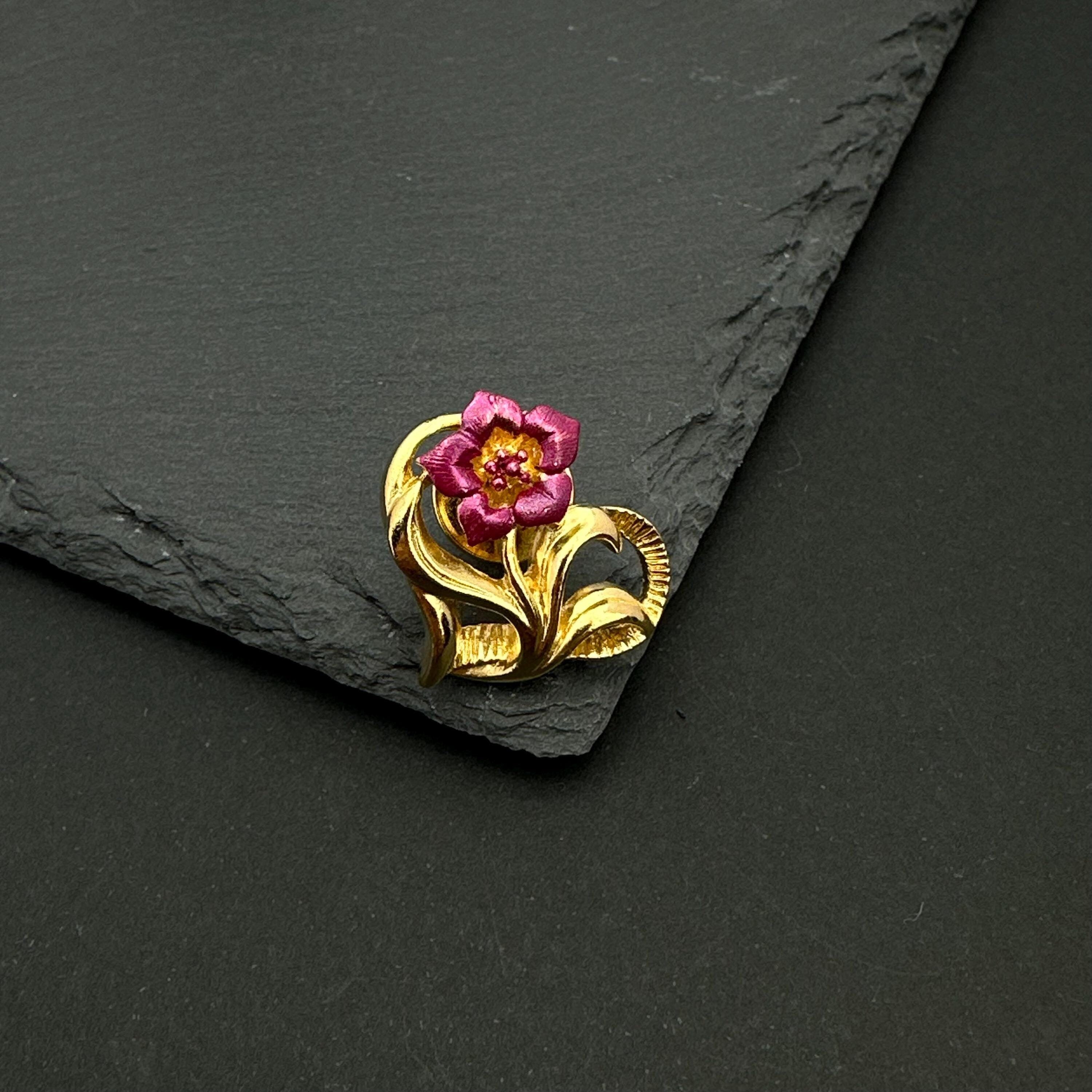 Vintage AVON gold tone heart and pink flower lapel pin