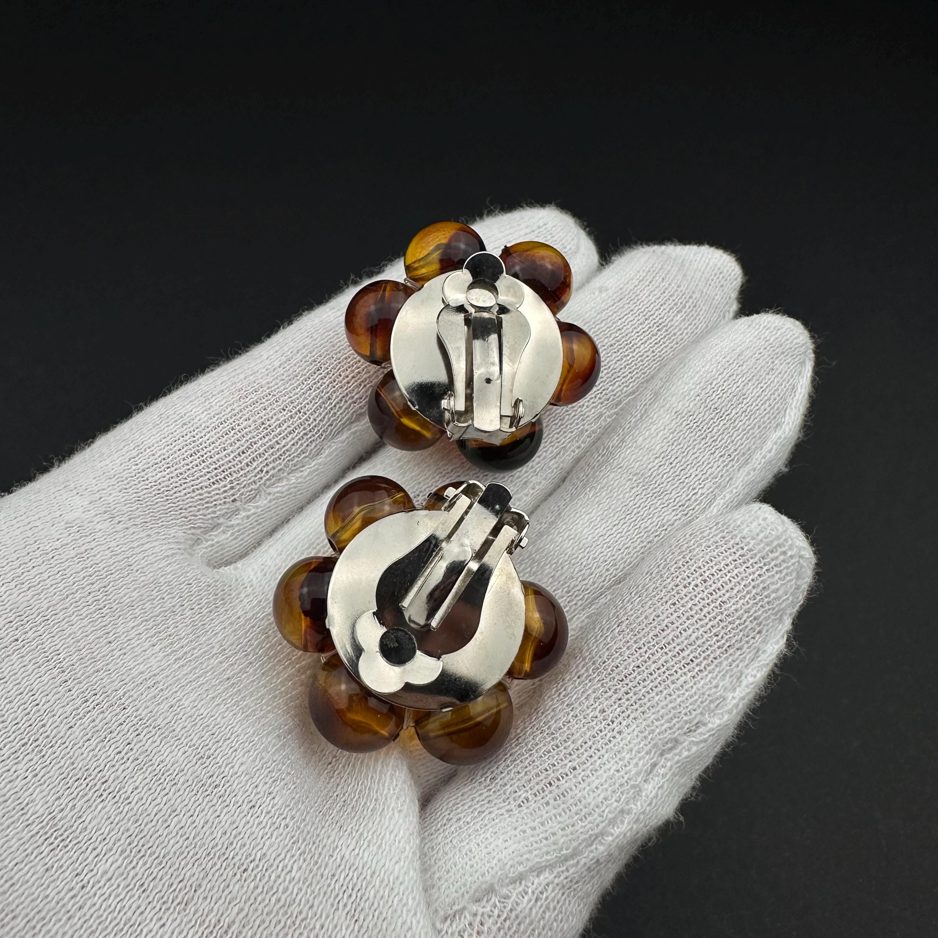 Vintage brown plastic beads clip-on earrings, Retro flower cluster earrings, 1960s statement jewelry