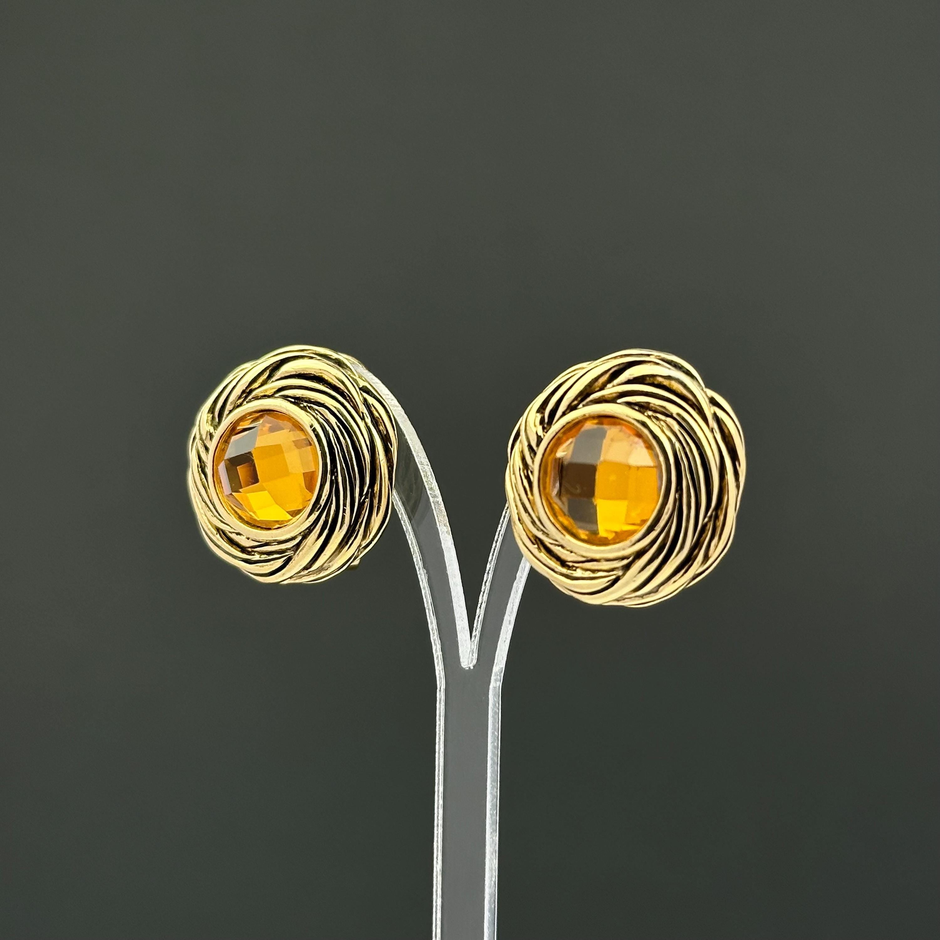 Vintage gold tone and amber glass stones clip-on earrings