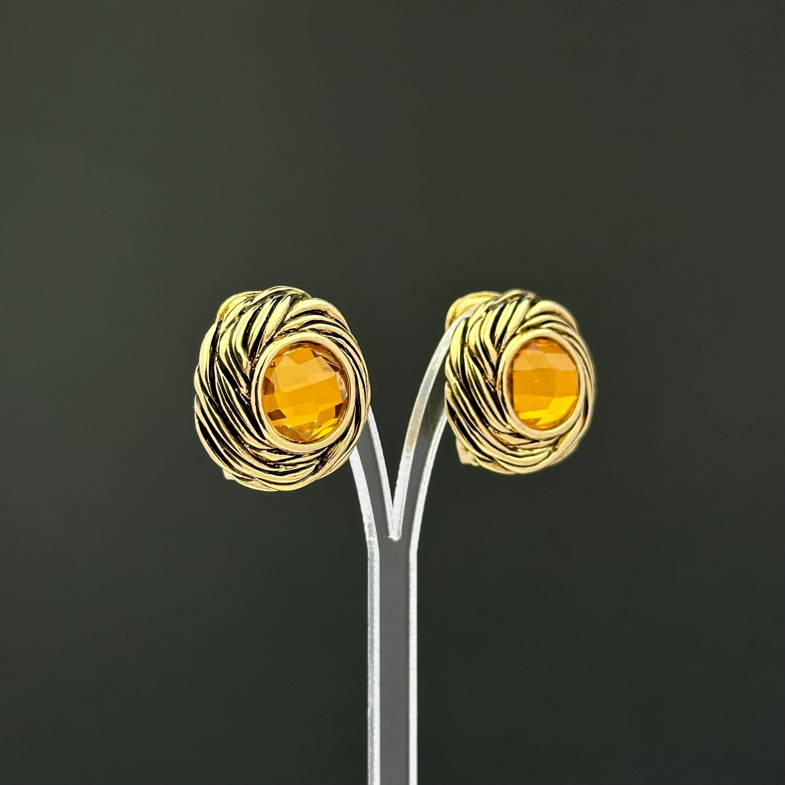 Vintage gold tone and amber glass stones clip-on earrings