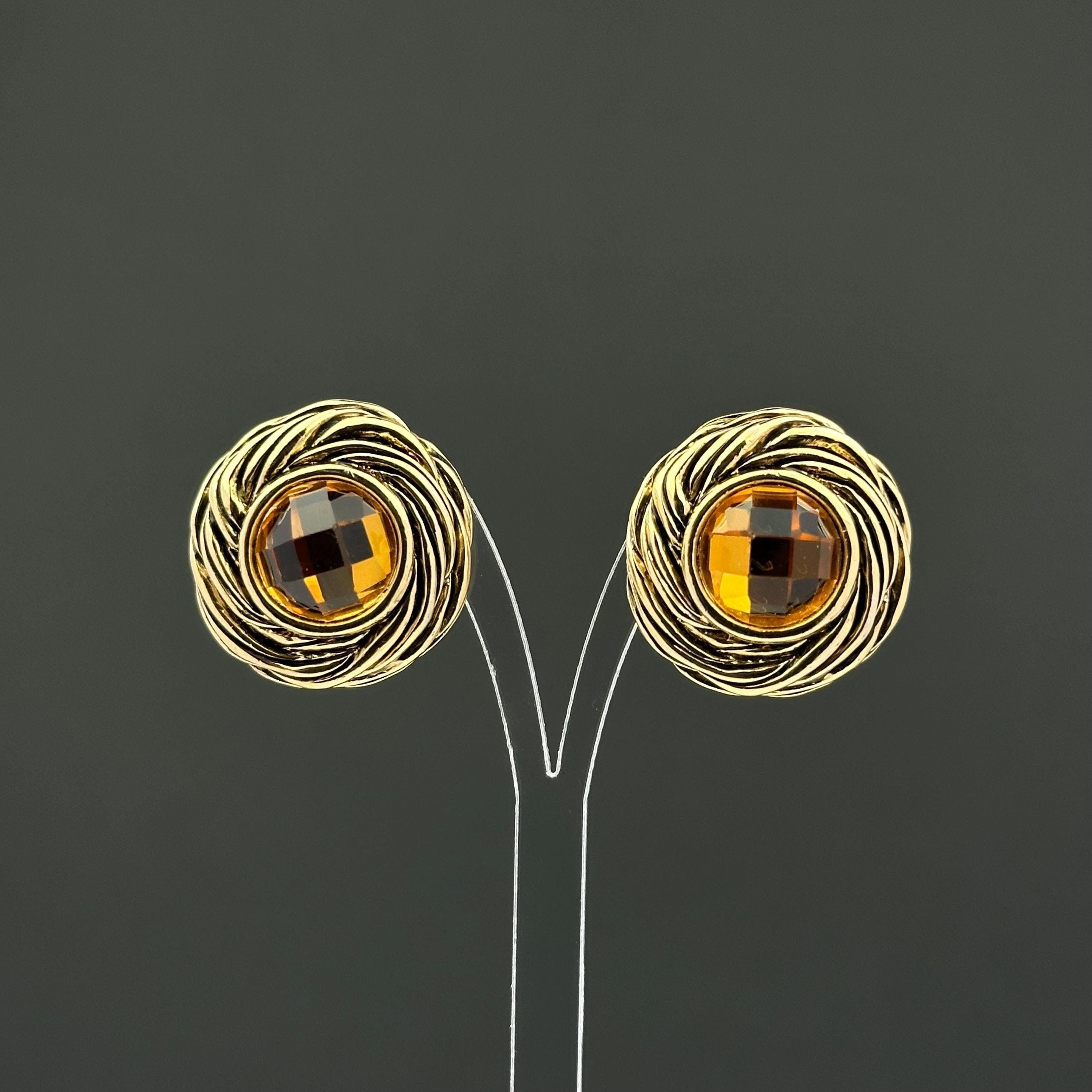 Vintage gold tone and amber glass stones clip-on earrings