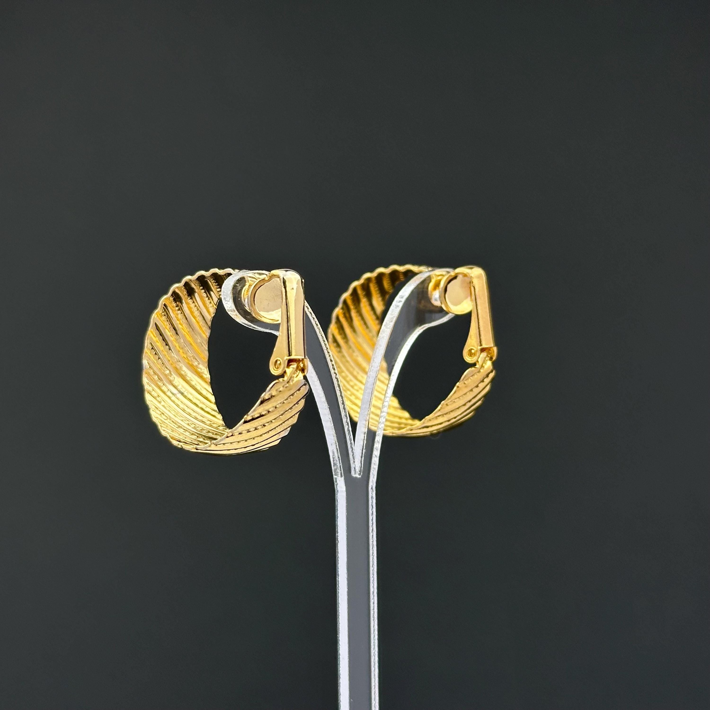 Vintage Y.R. gold-tone textured hoop clip-on earrings