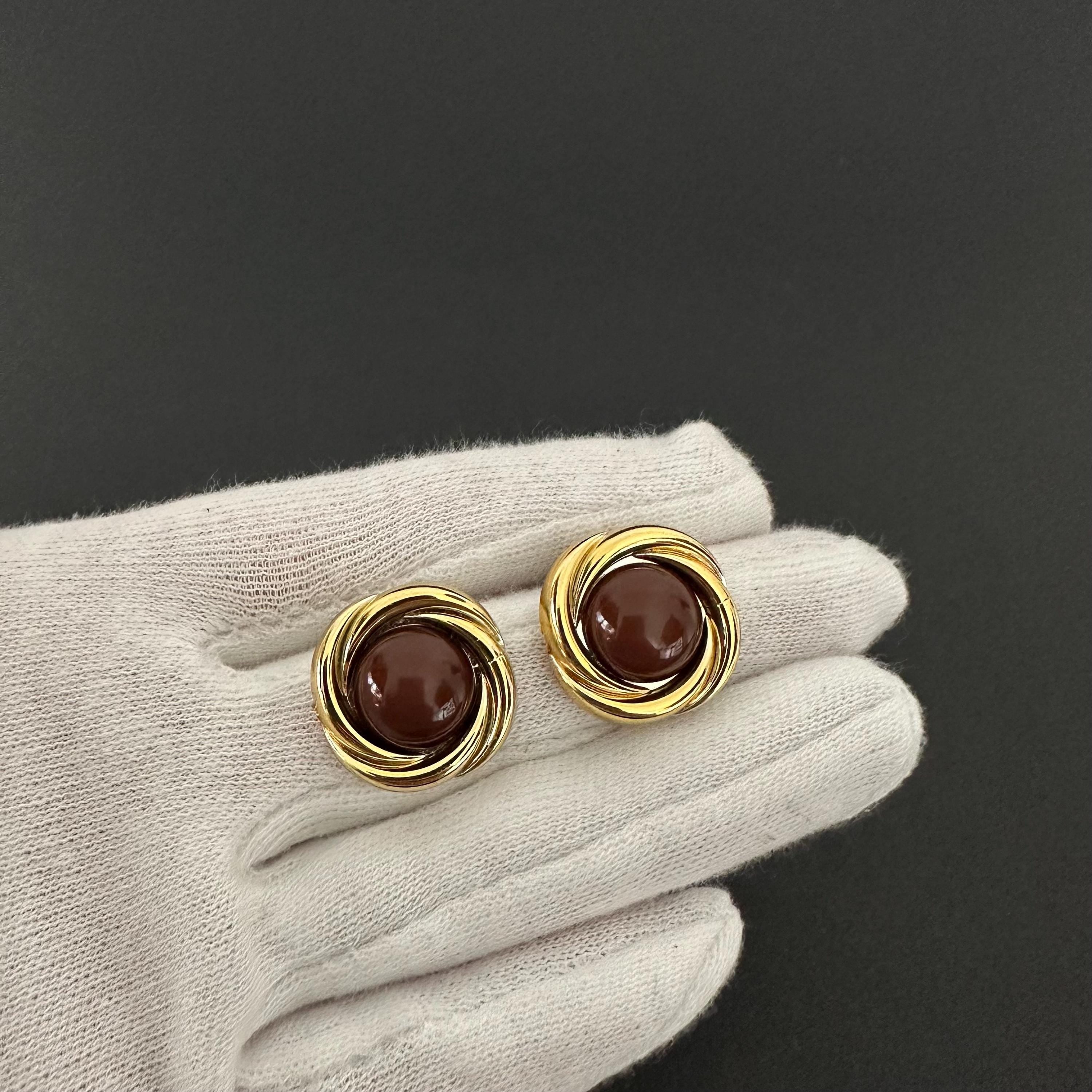Vintage gold-tone and brown plastic clip-on earrings