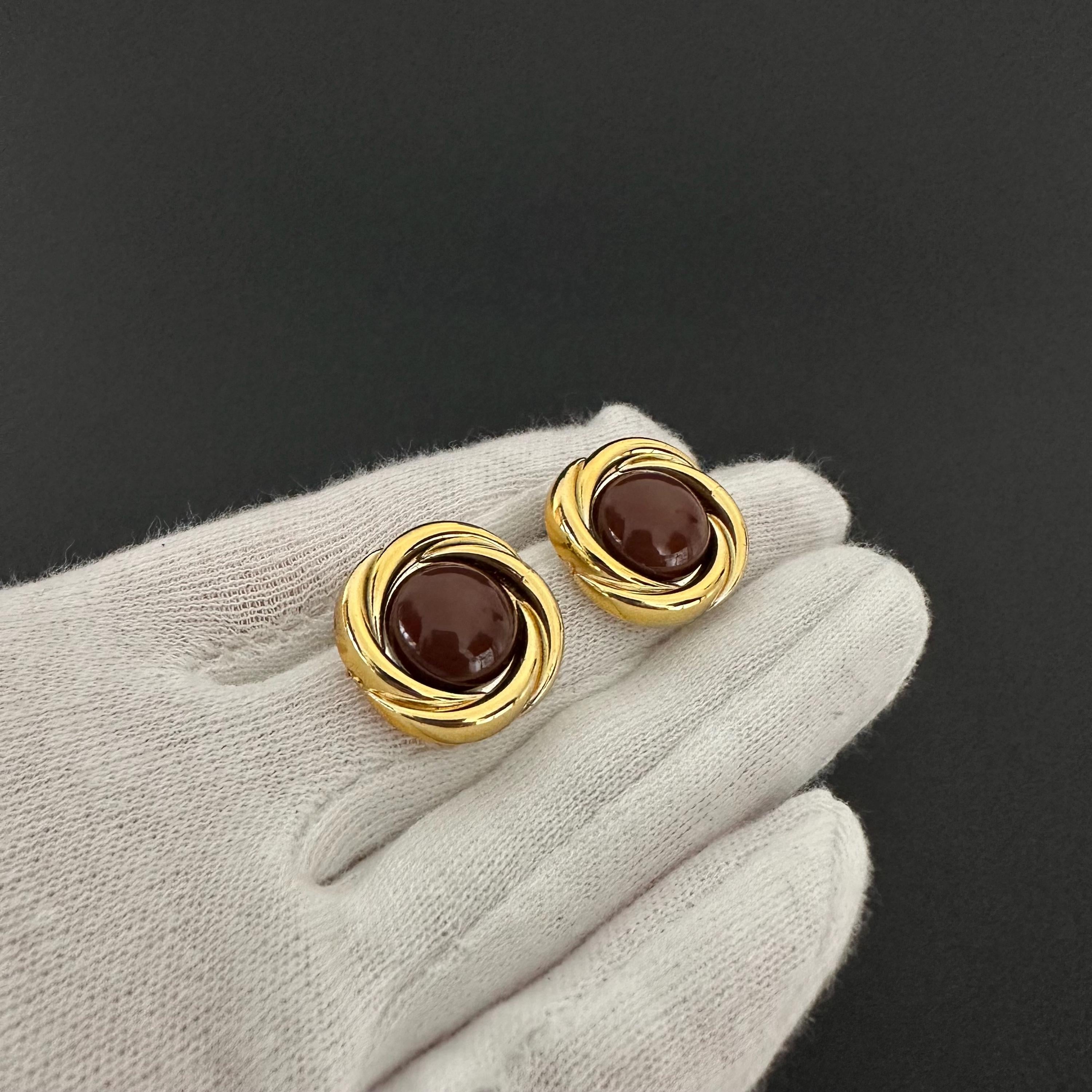 Vintage gold-tone and brown plastic clip-on earrings