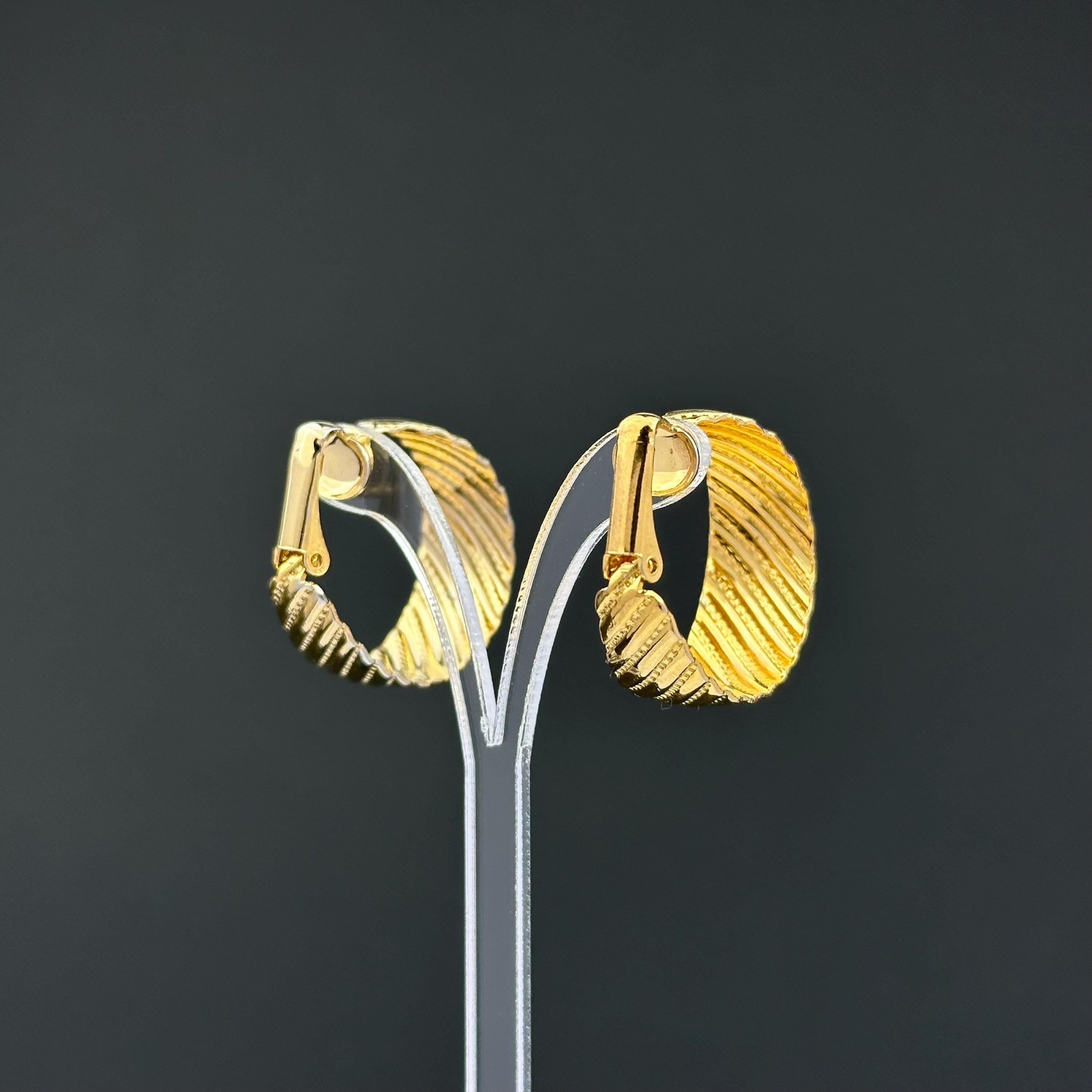 Vintage Y.R. gold-tone textured hoop clip-on earrings