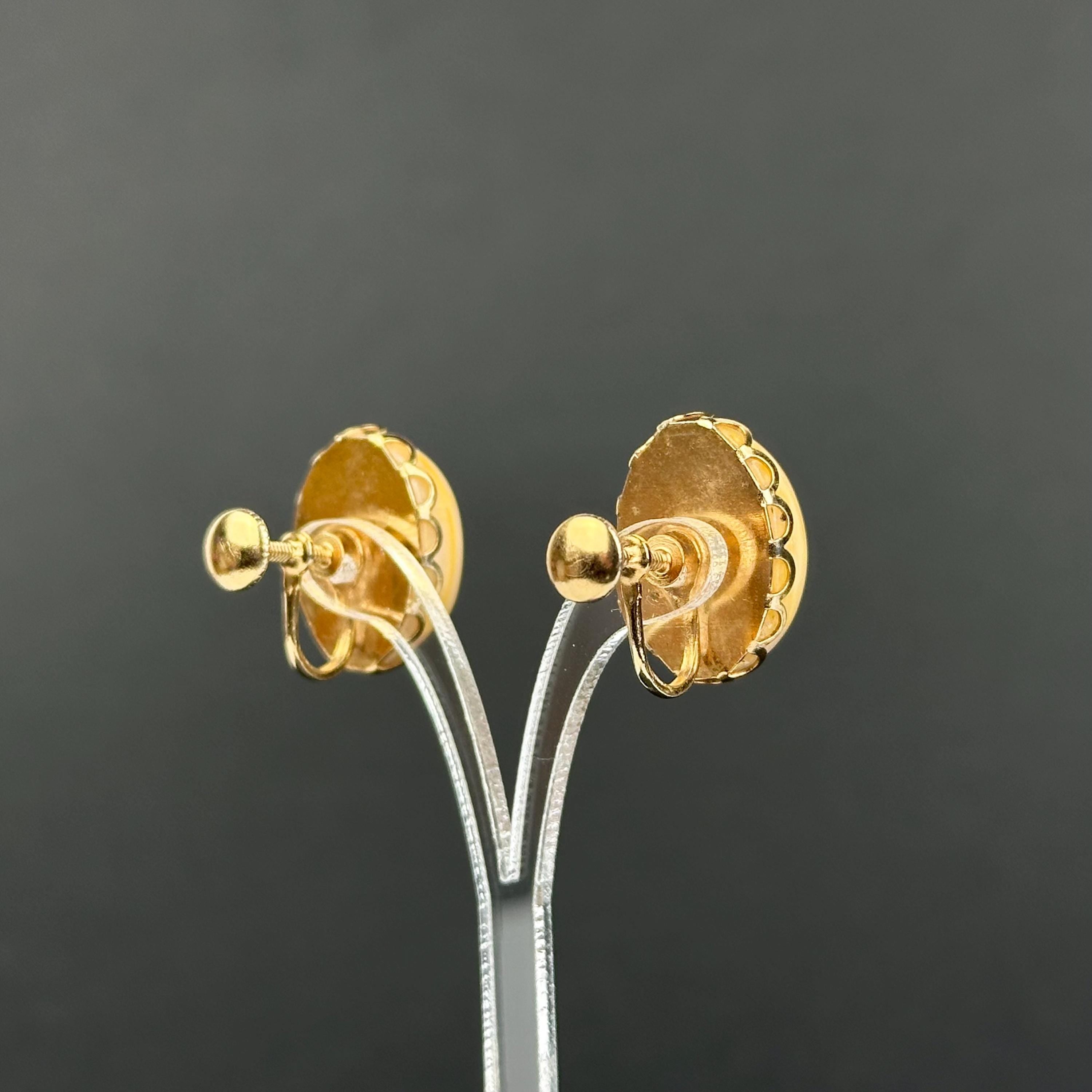 Vintage gold tone and yellow cabochon screw-back earrings
