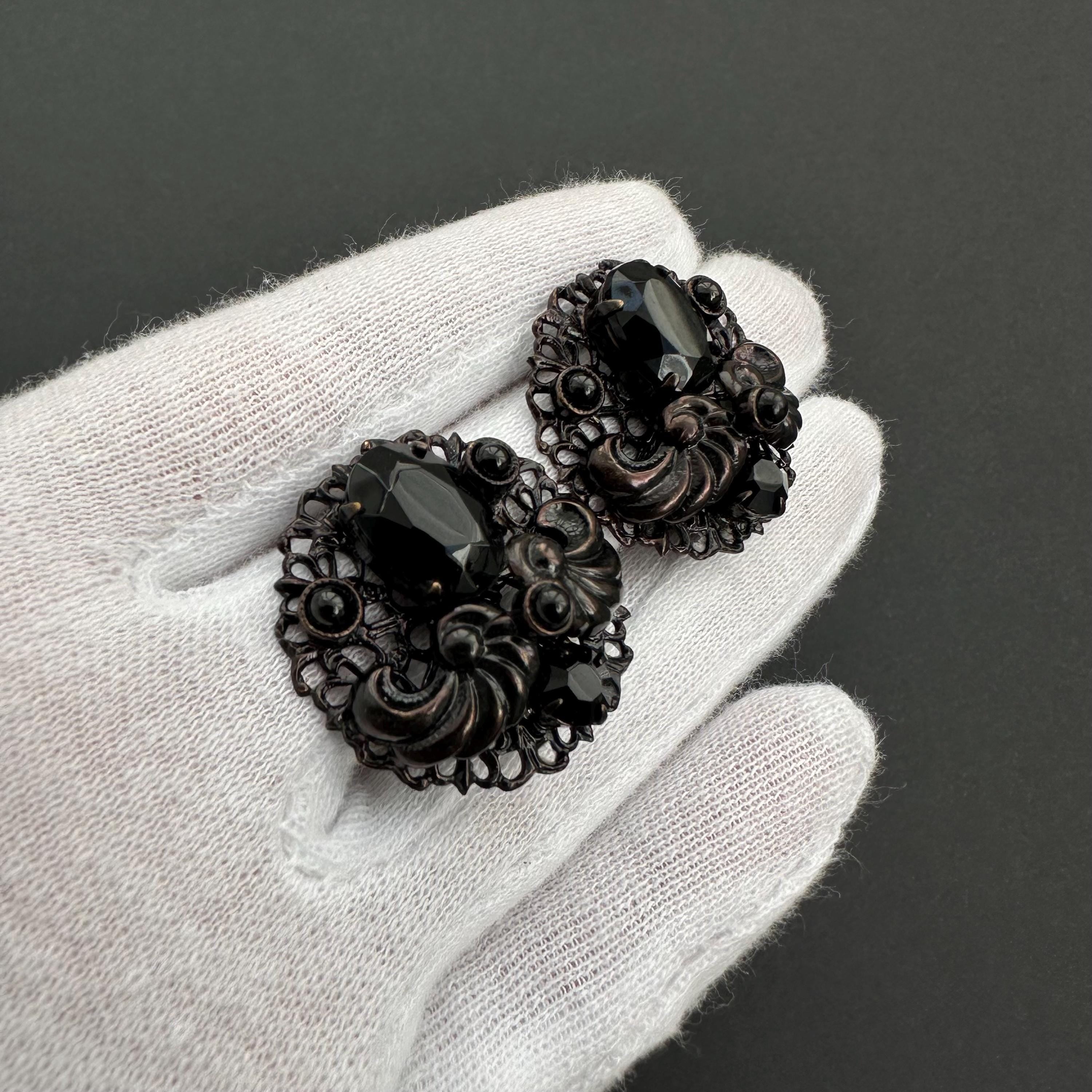Vintage black filigree clip on earrings
