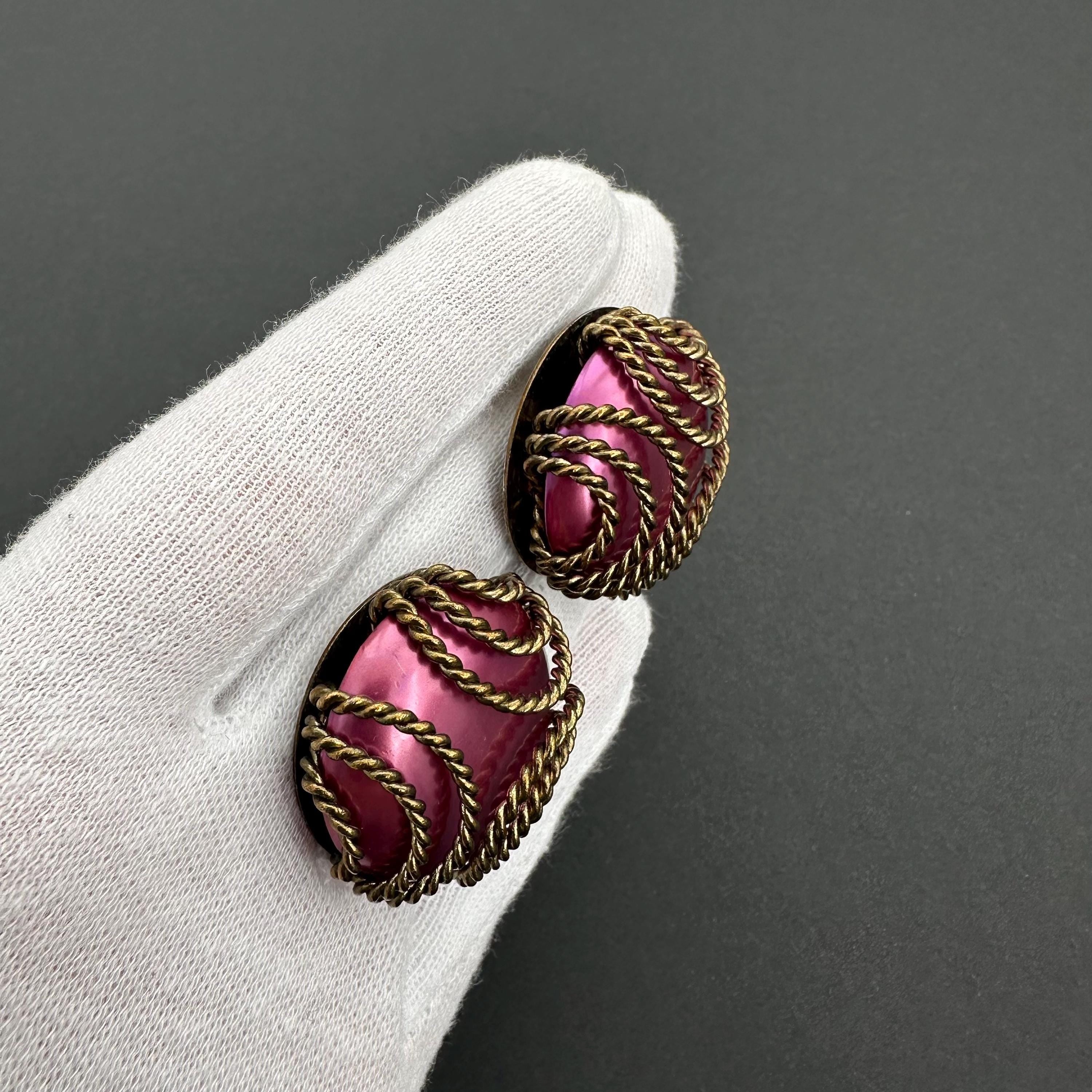 Vintage brass tone and fuchsia pink statement clip-on earrings