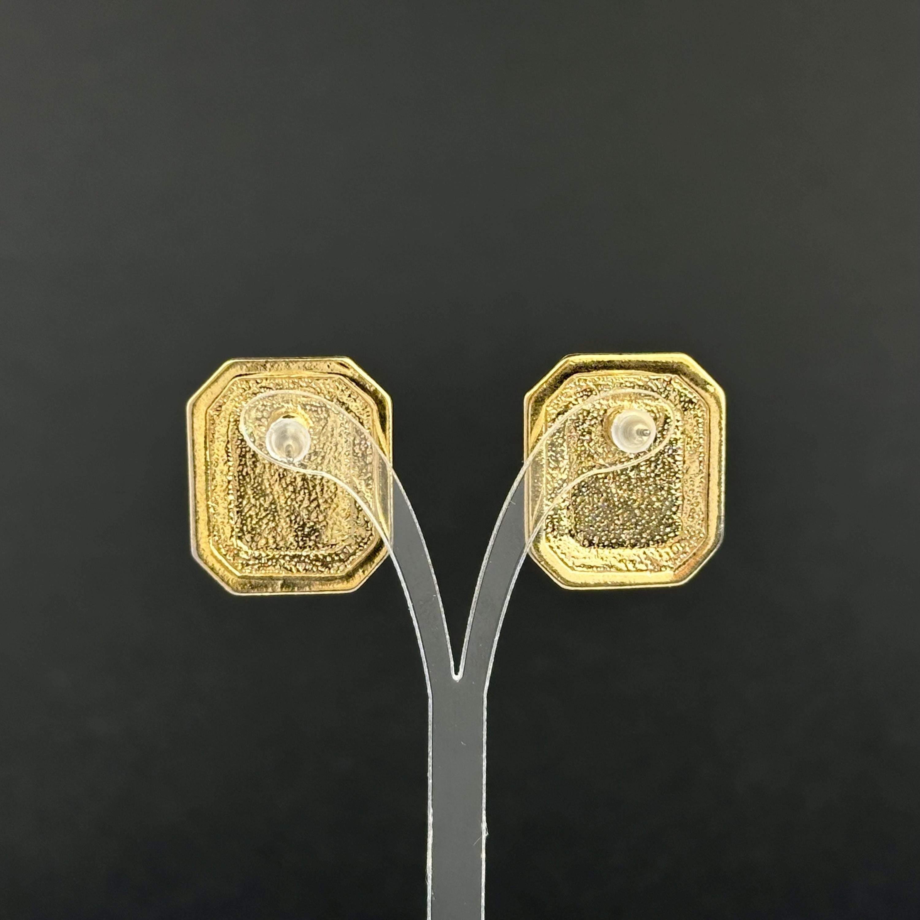 Vintage gold tone and green stud earrings