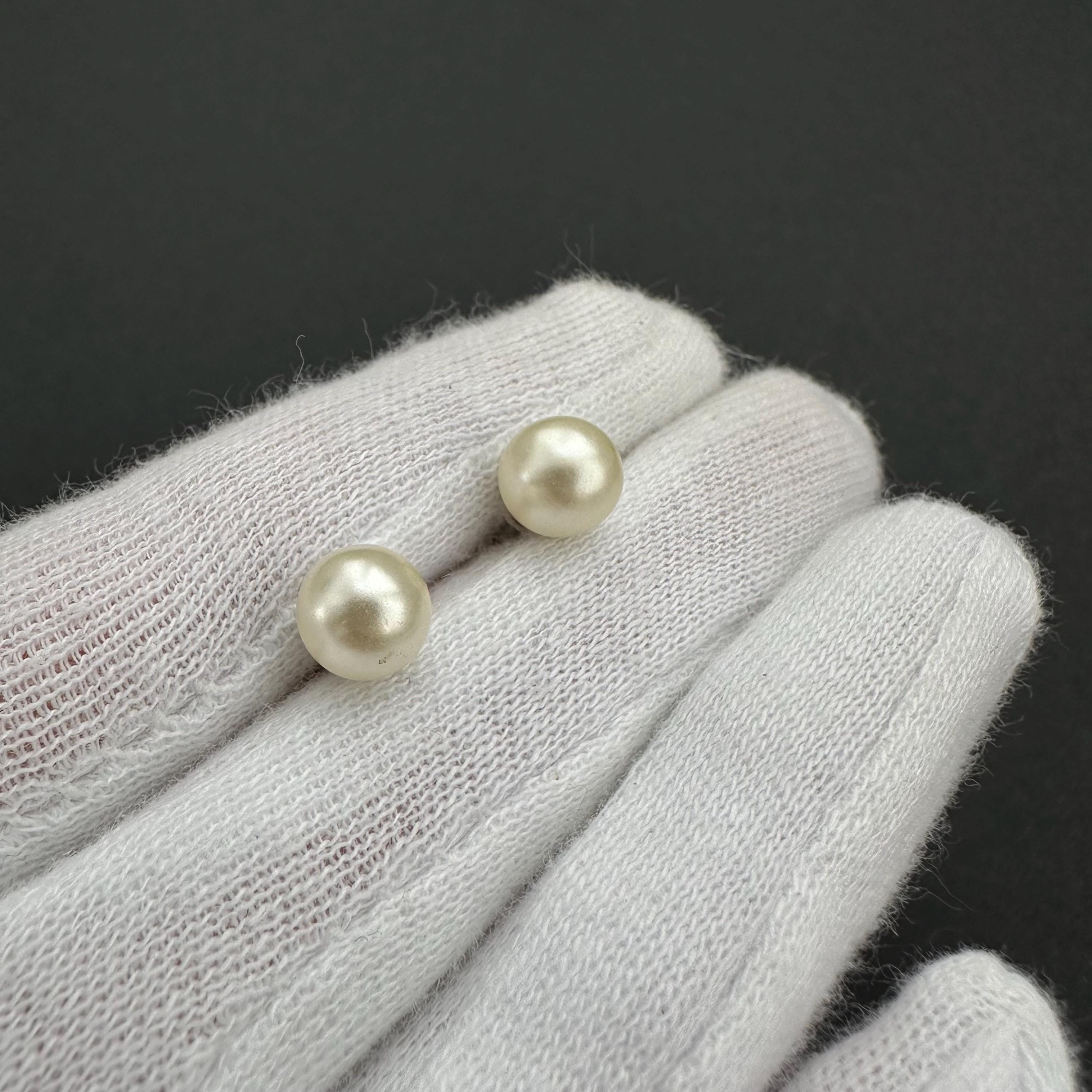 Vintage faux pearl dellicat earrings