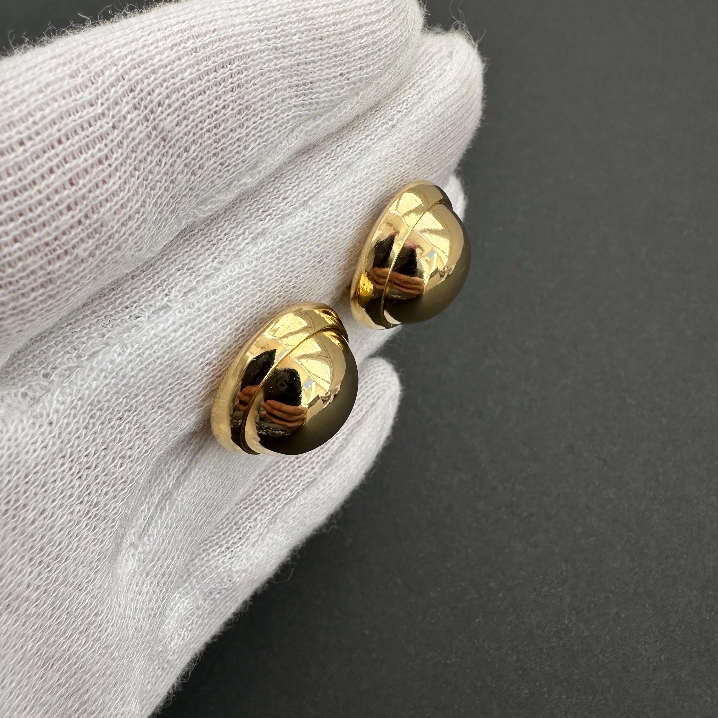 Vintage gold tone round dome clip on earrings