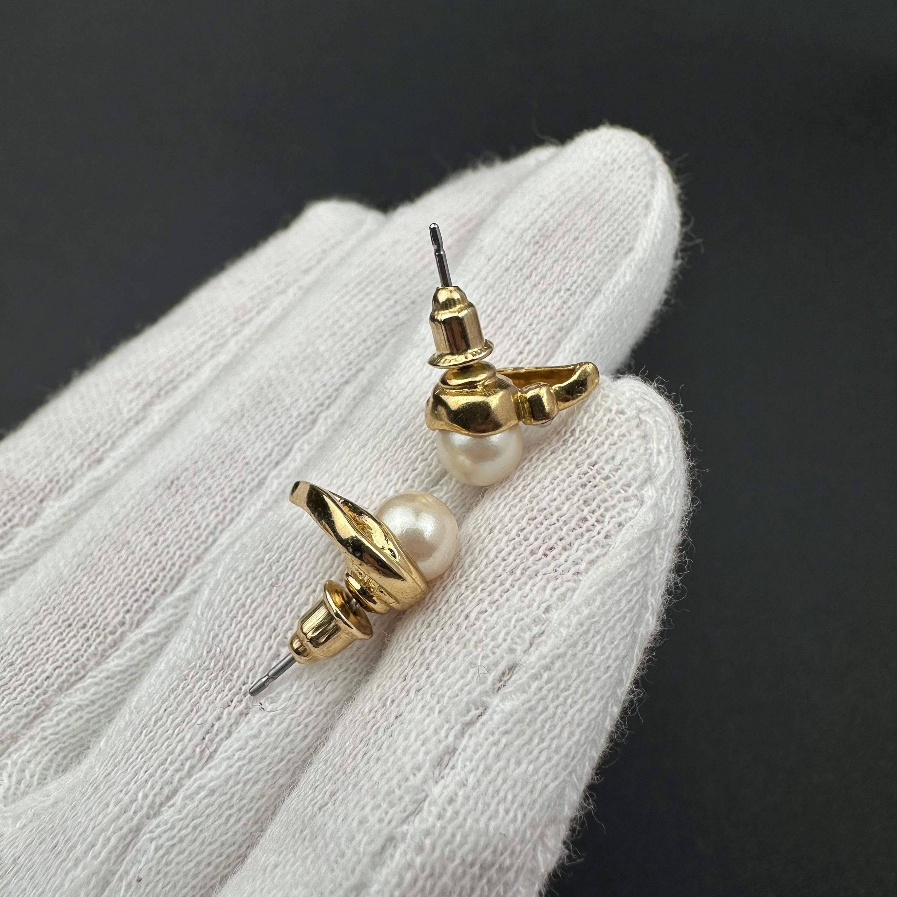 Vintage gold tone and faux pearl leaf earrings