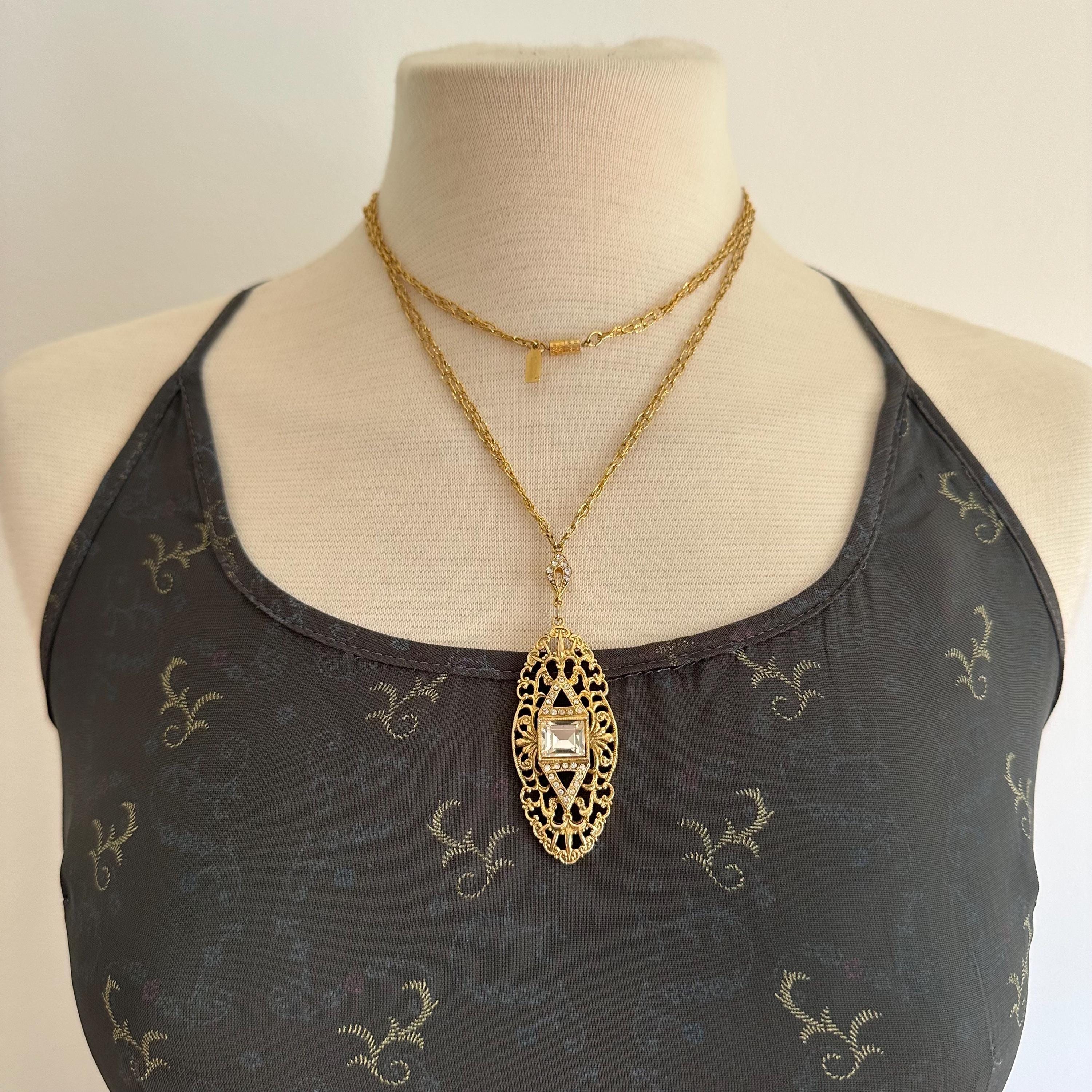 Vintage 1928 gold tone filigree rhinestone jewelry set