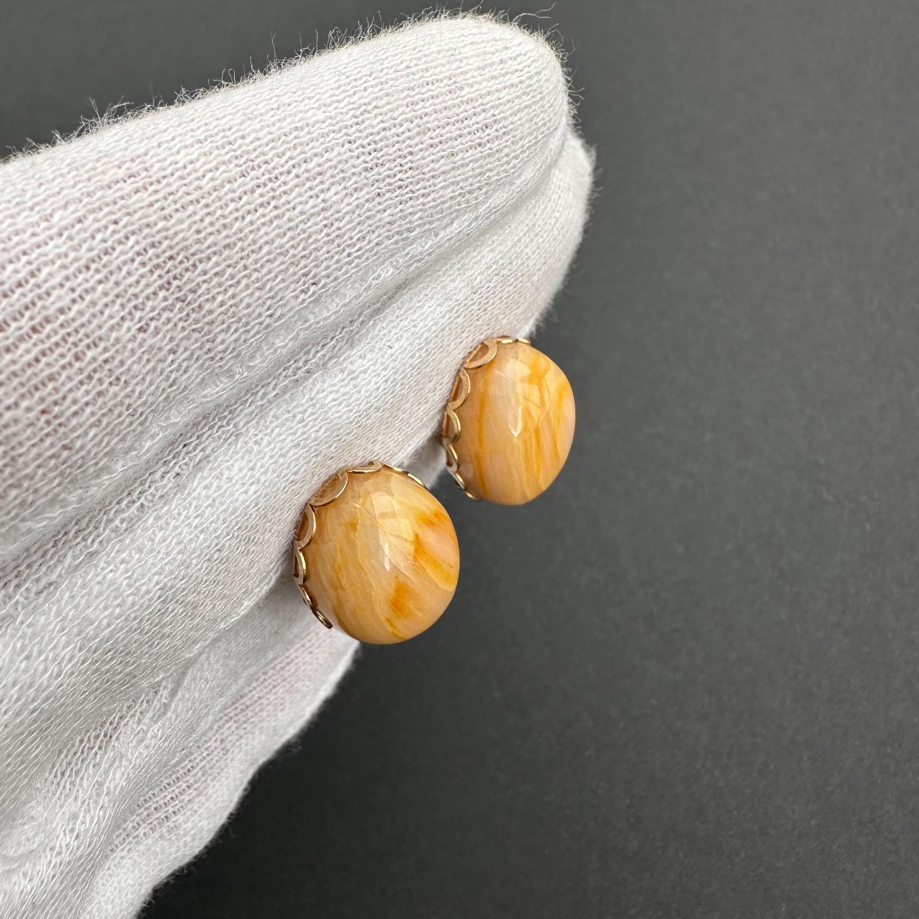 Vintage gold tone and yellow cabochon screw-back earrings