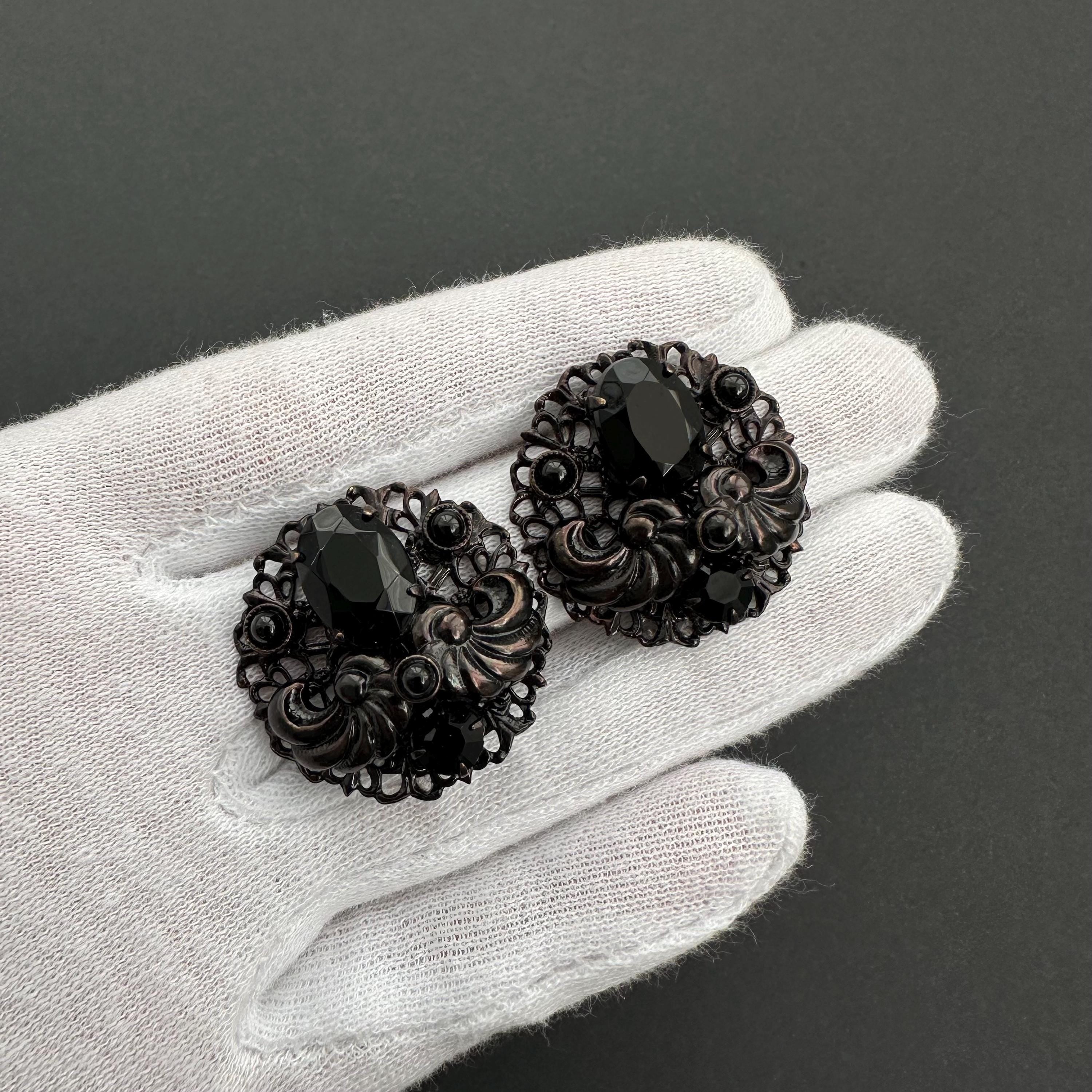 Vintage black filigree clip on earrings