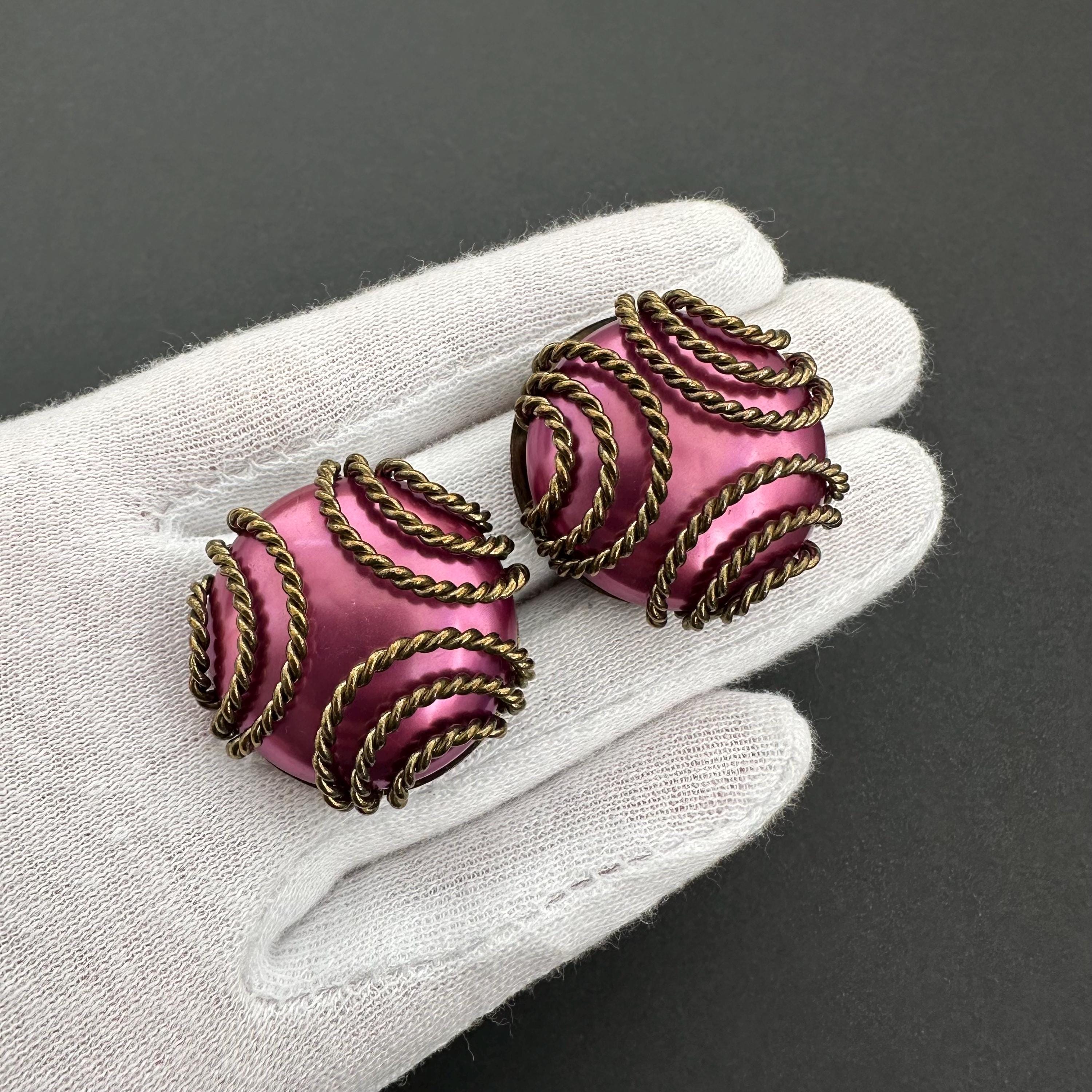 Vintage brass tone and fuchsia pink statement clip-on earrings