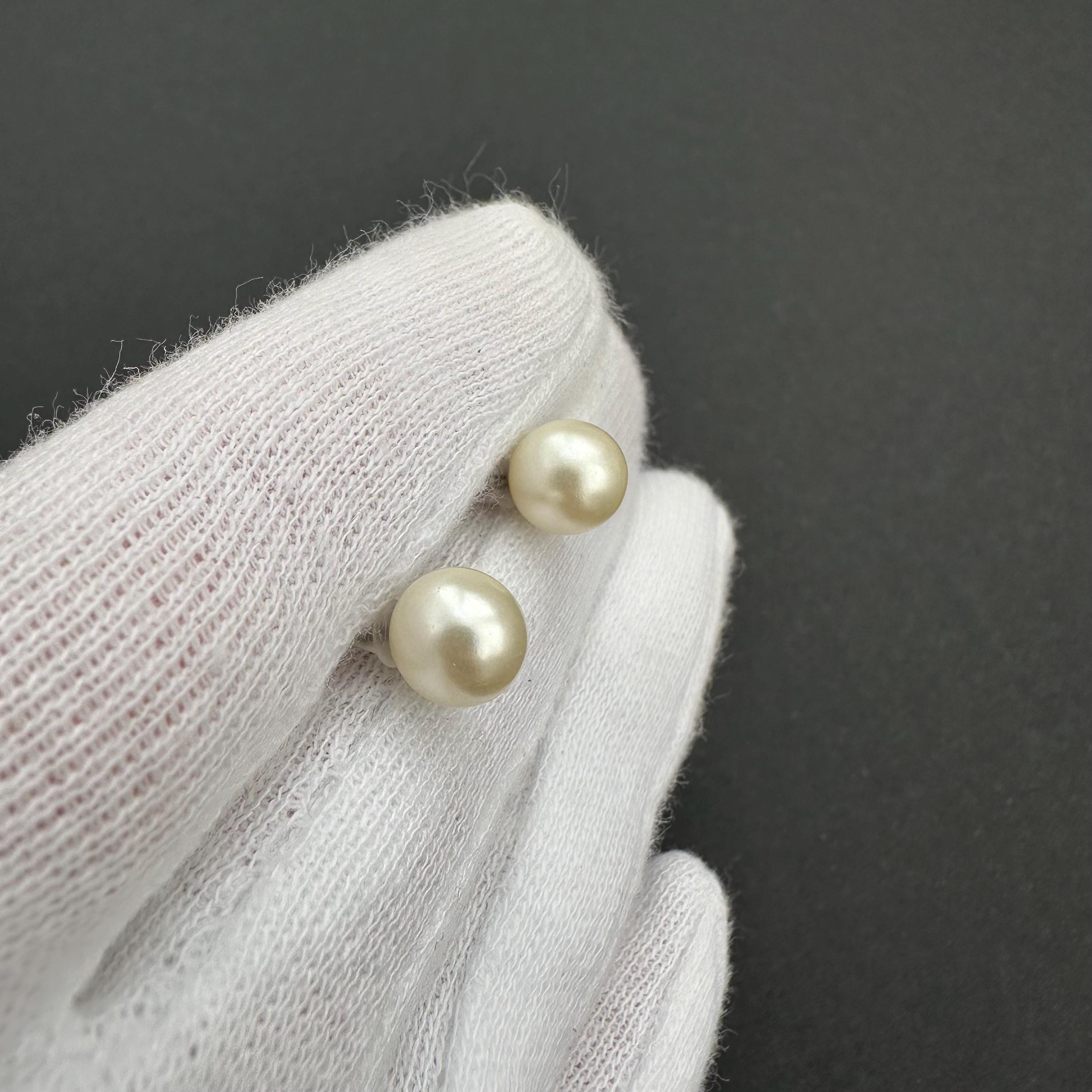 Vintage faux pearl dellicat earrings