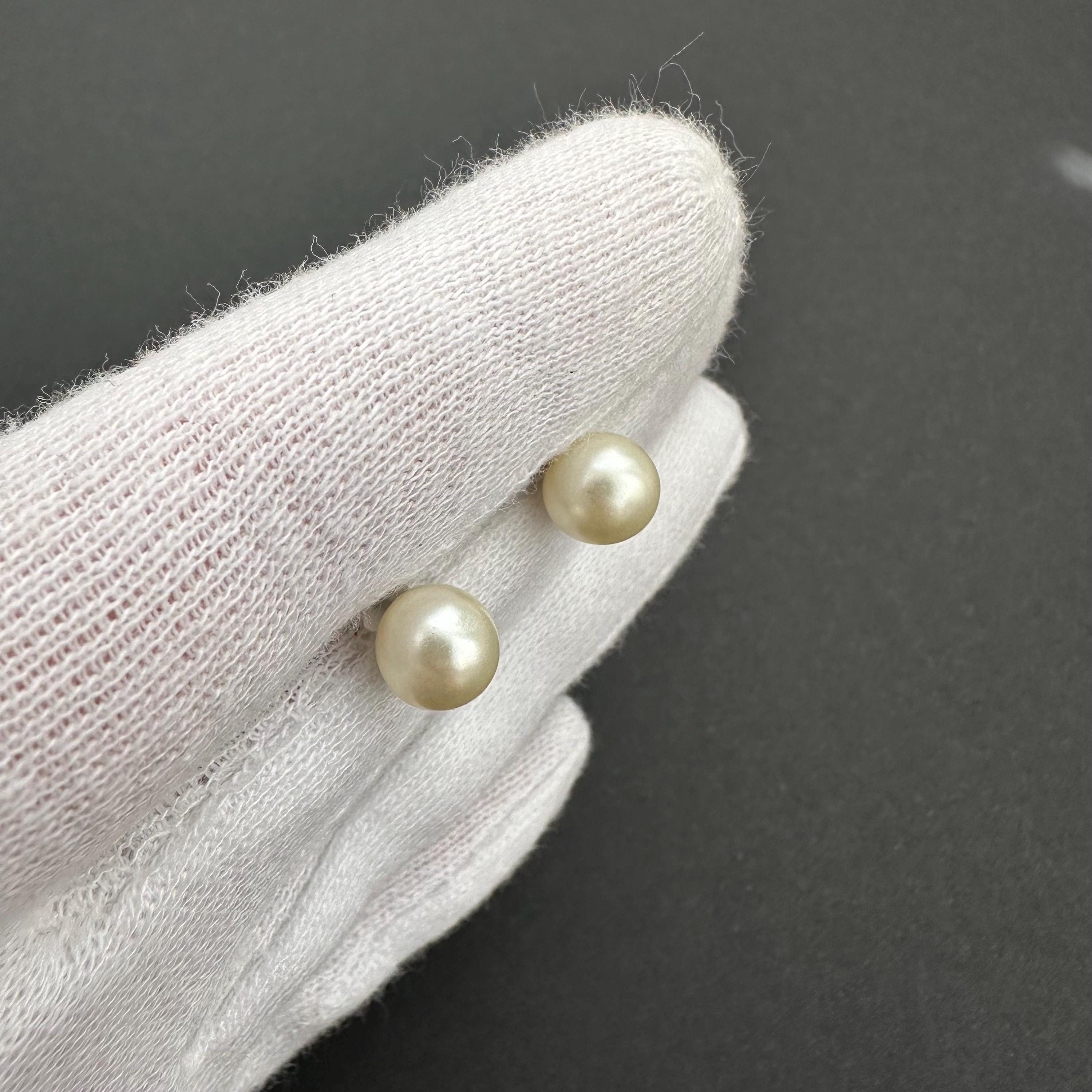 Vintage faux pearl dellicat earrings