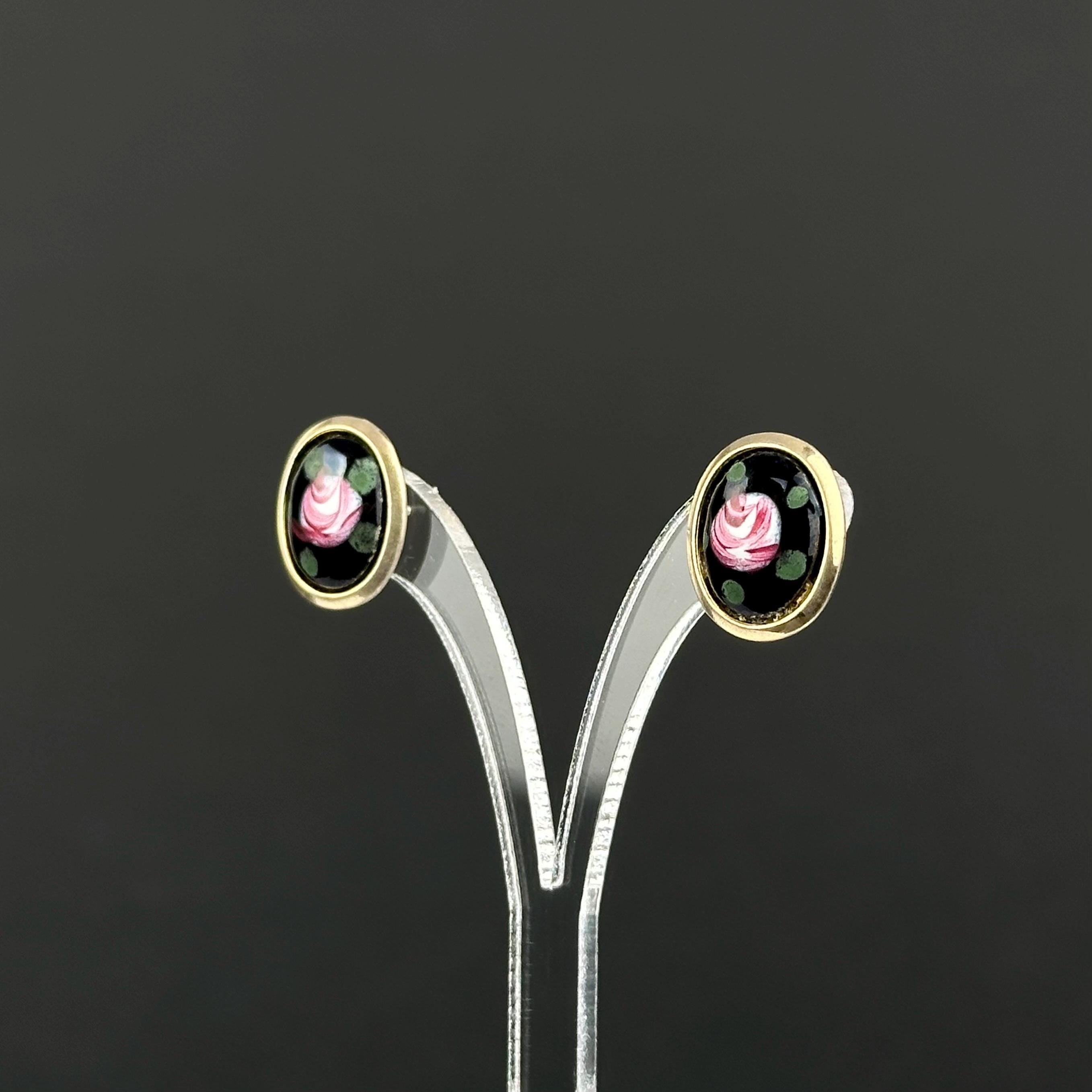 Vintage floral and black enamel small stud earrings
