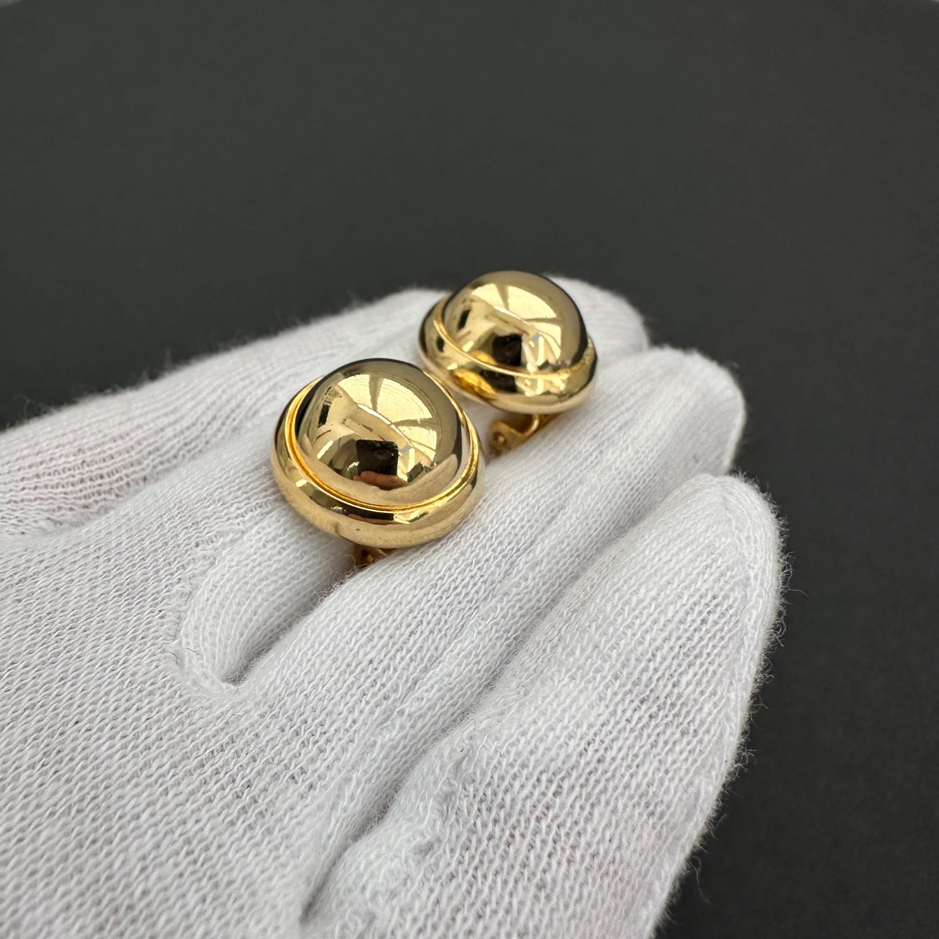 Vintage gold tone round dome clip on earrings
