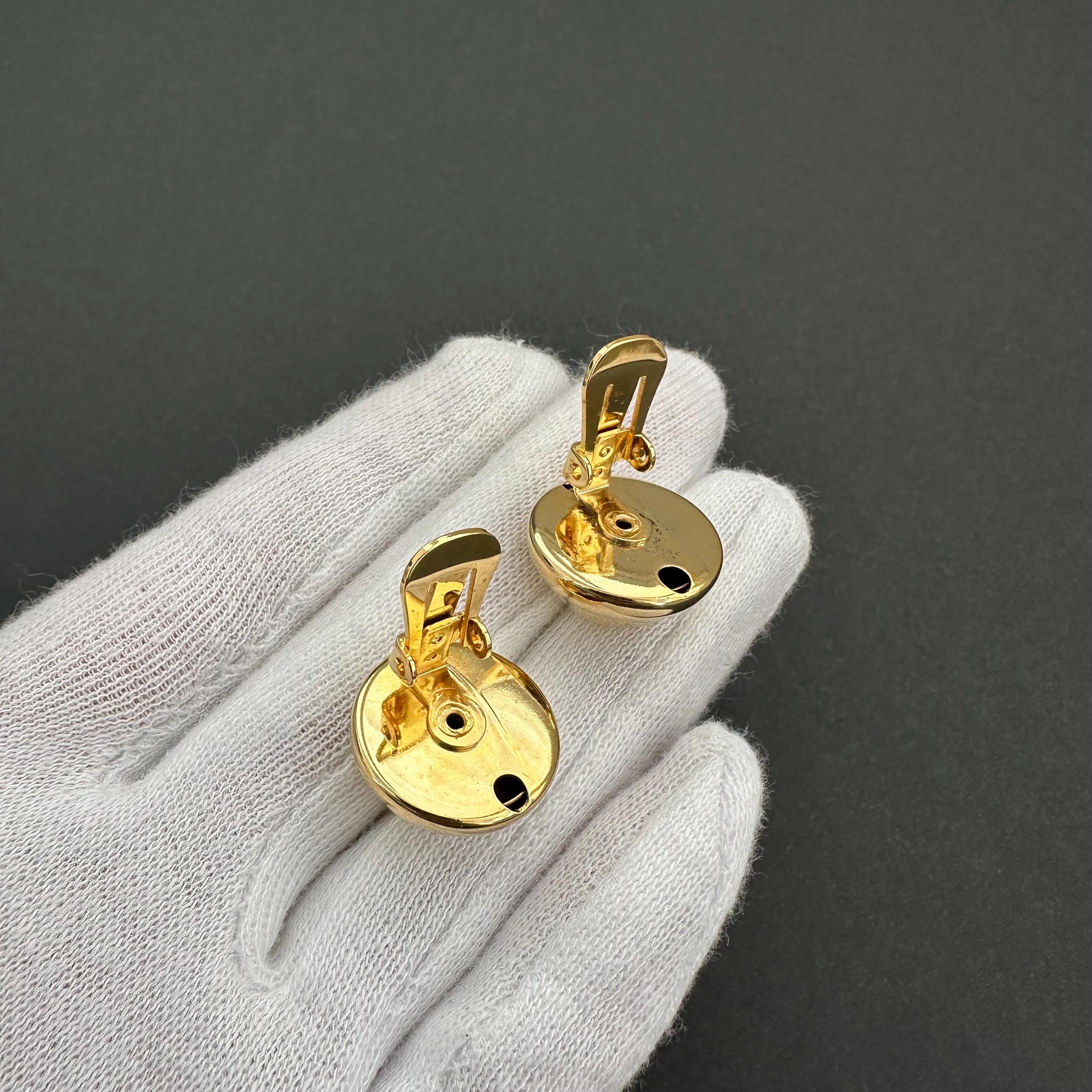 Vintage gold tone round dome clip on earrings