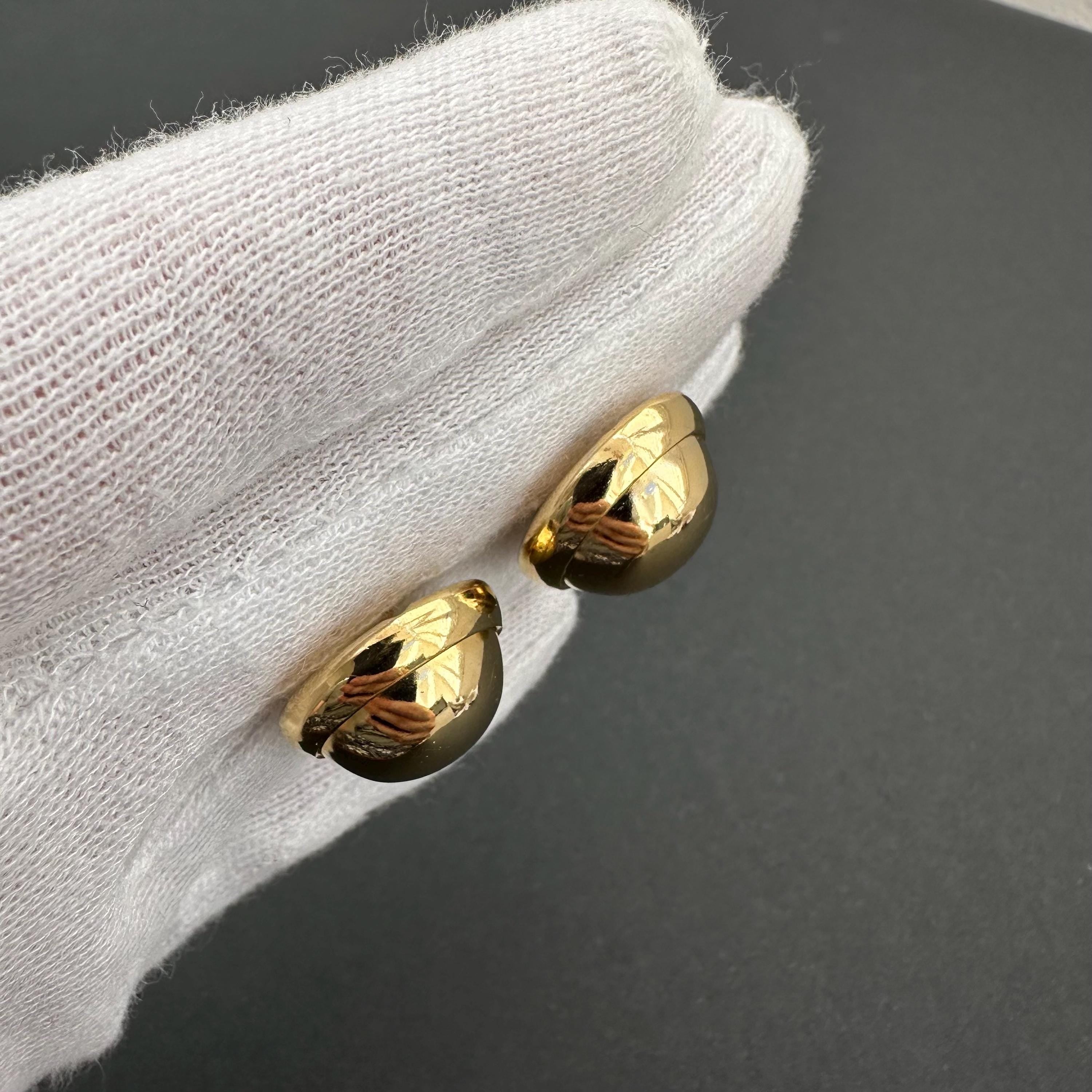 Vintage gold tone round dome clip on earrings