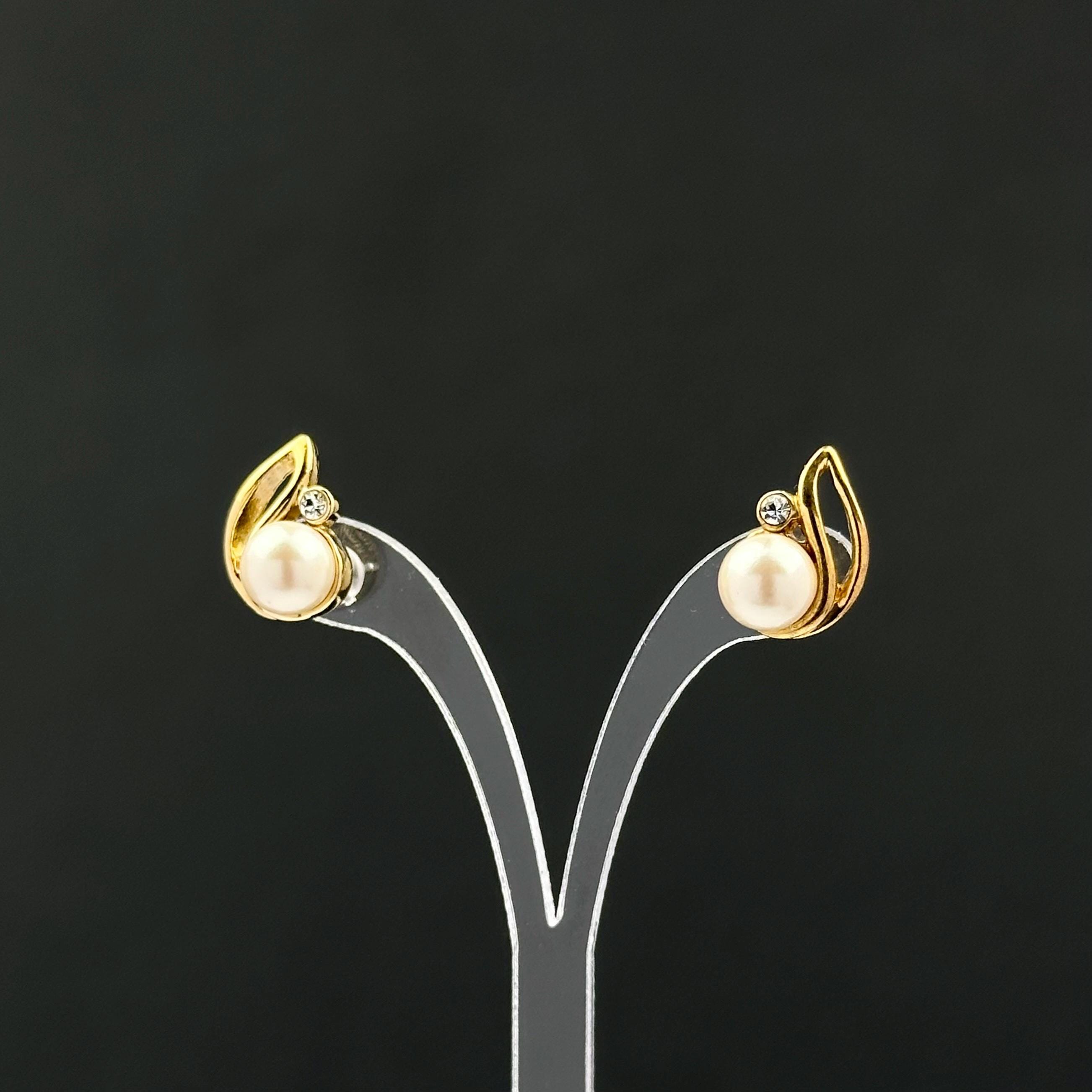 Vintage gold tone and faux pearl leaf earrings