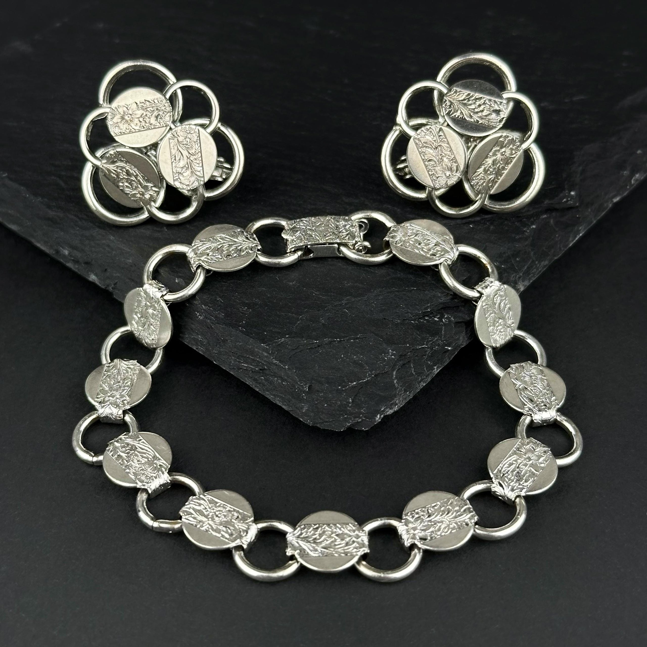 Vintage Sarah Coventry silver tone jewelry set