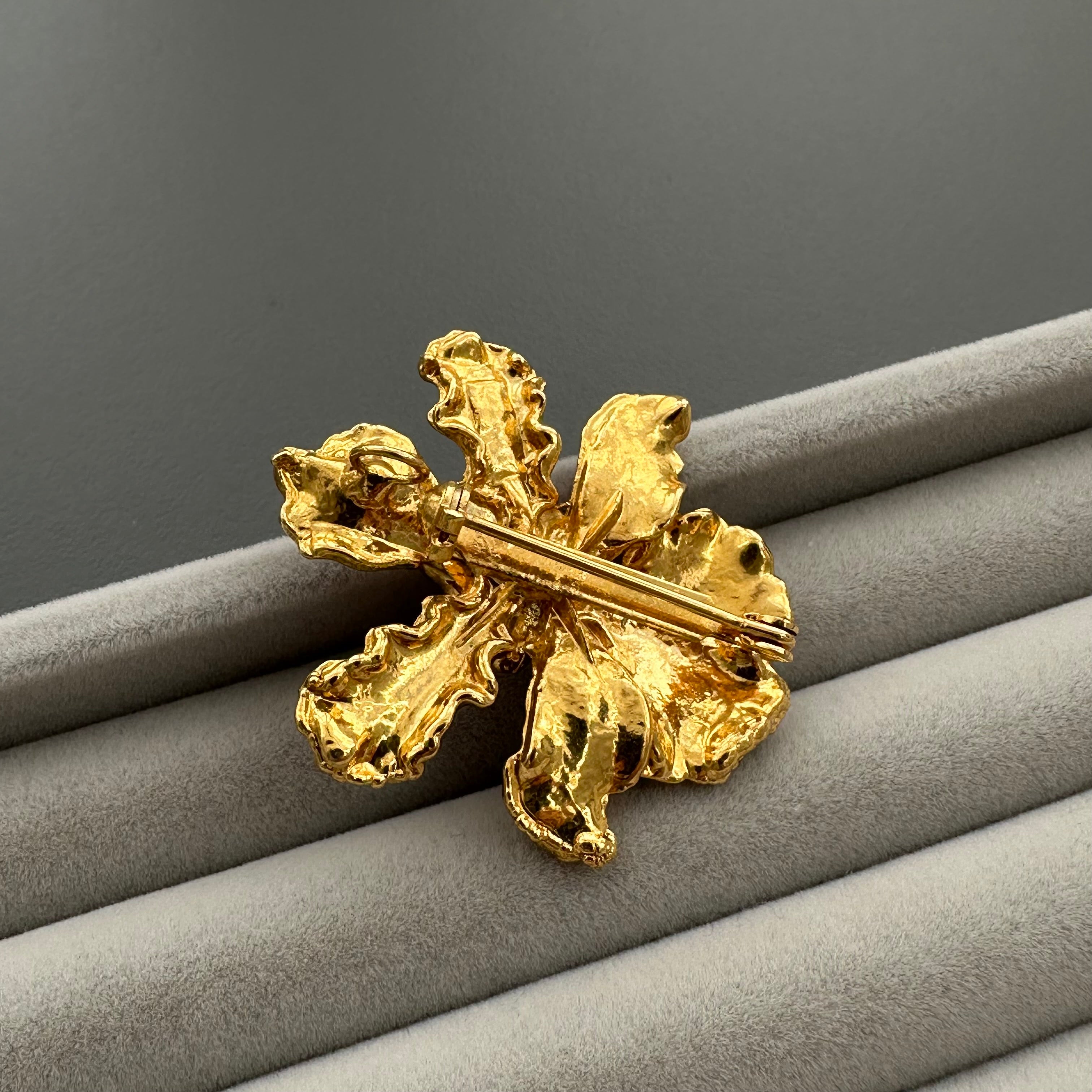 Vintage gold-tone and pink enamel flower brooch pendant