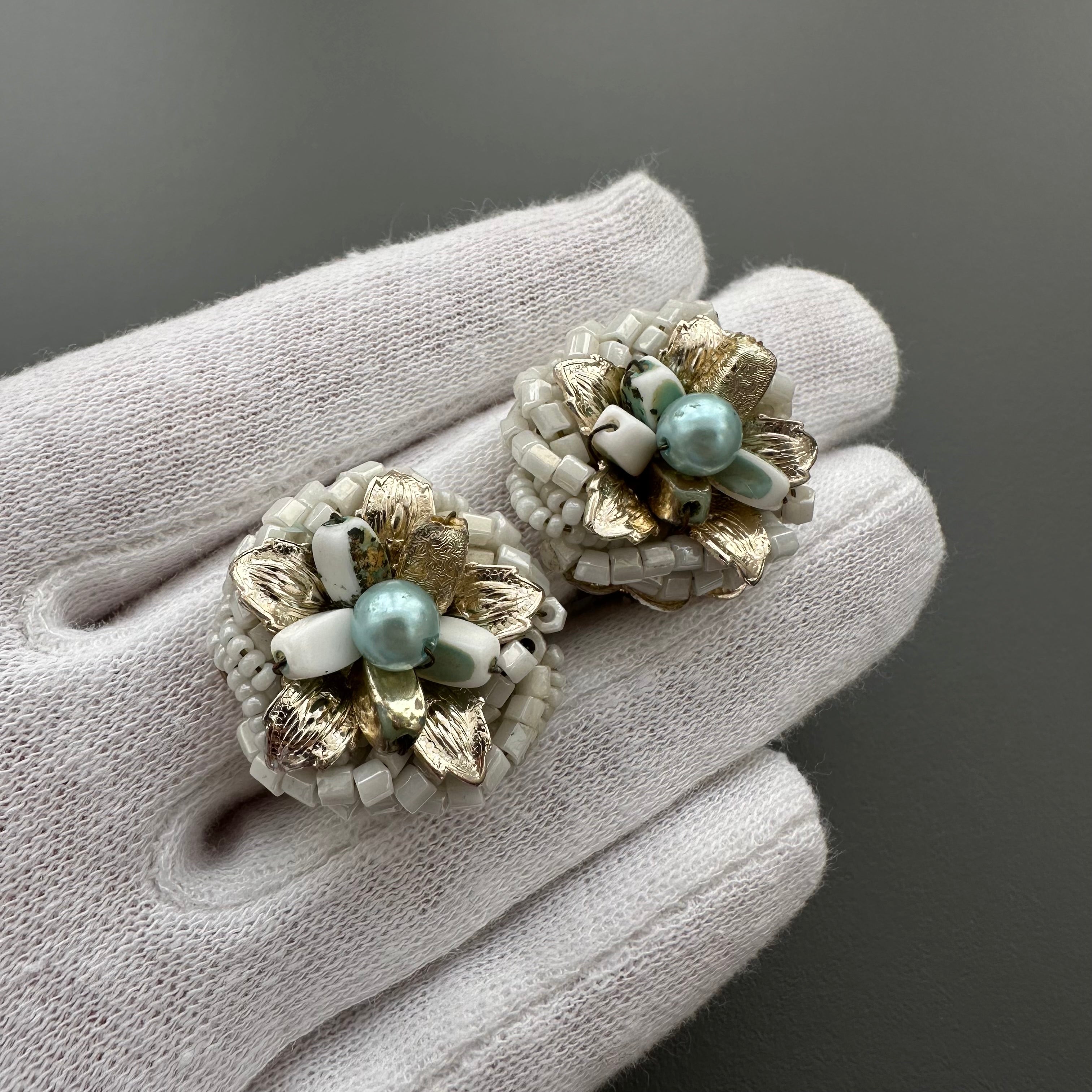 Vintage Japan Ivory & gold beaded clip on earrings