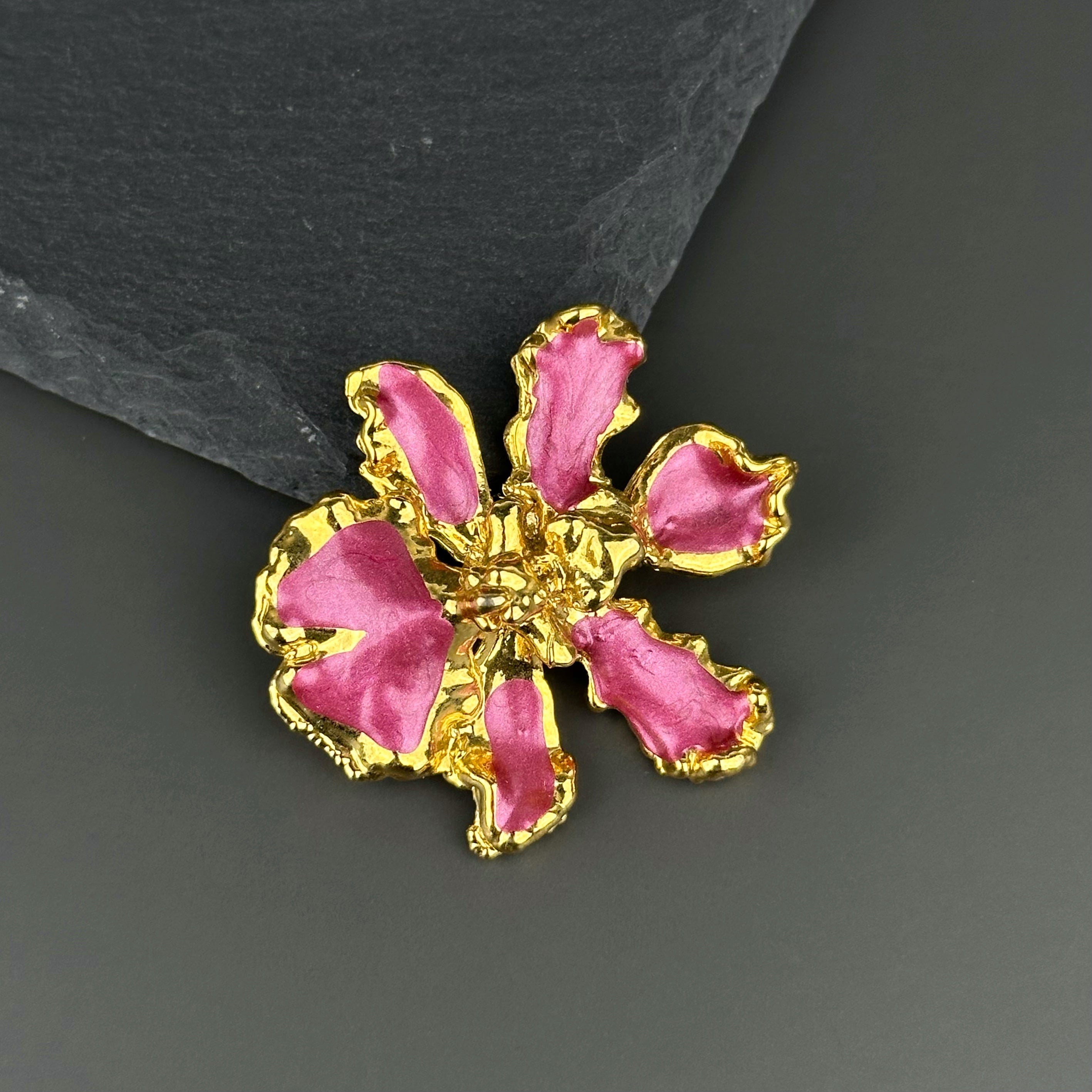 Vintage gold-tone and pink enamel flower brooch pendant