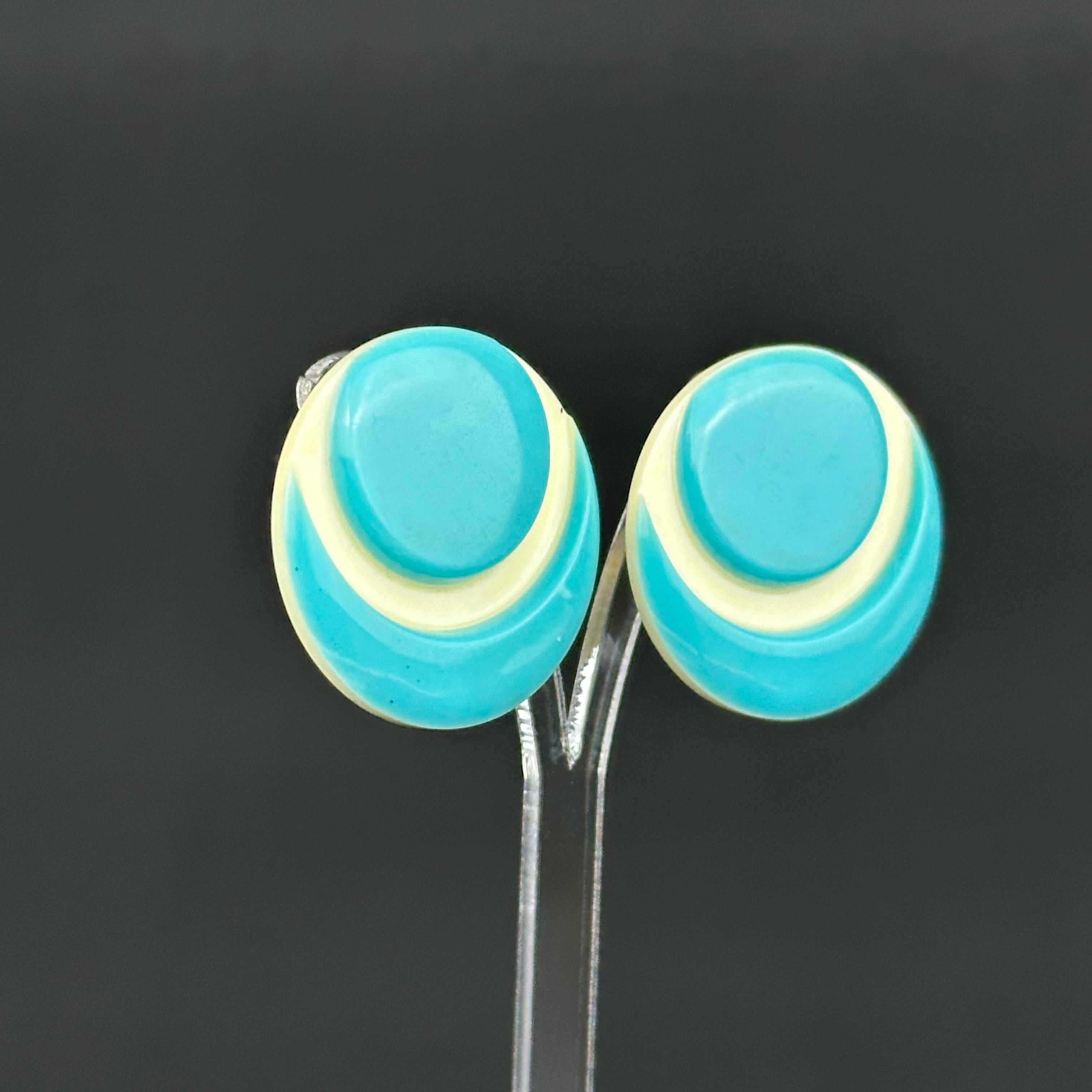 Vintage turquoise and creme round clip on earrings