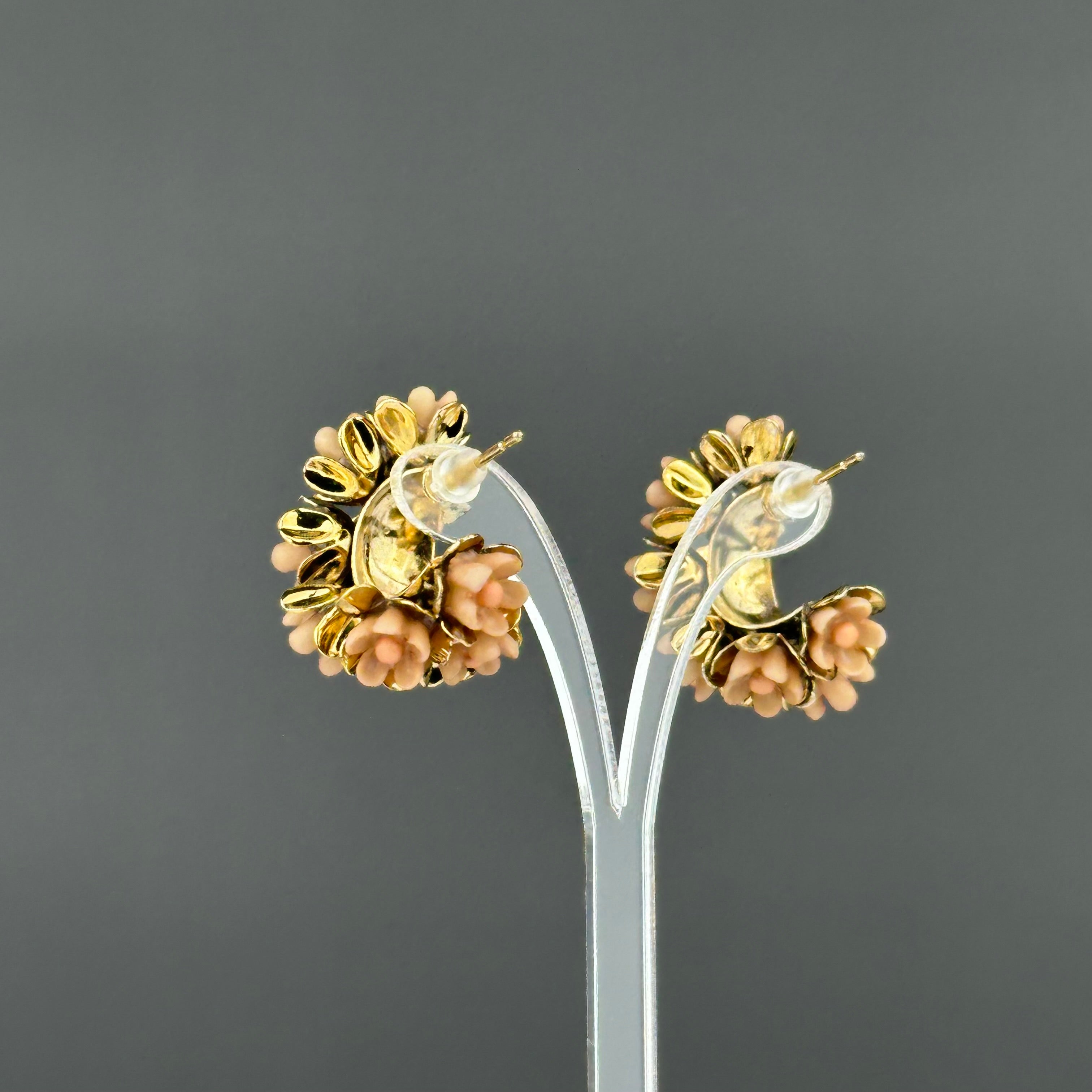 Vintage beige plastic flower hoop earrings